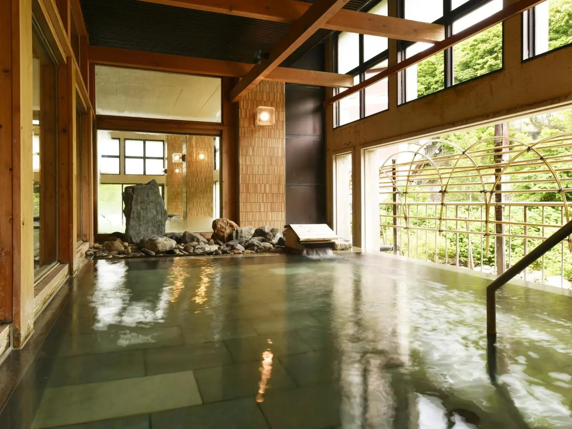 Hot Spring Bath, Swimming Pool in Hotel Shikanoyu