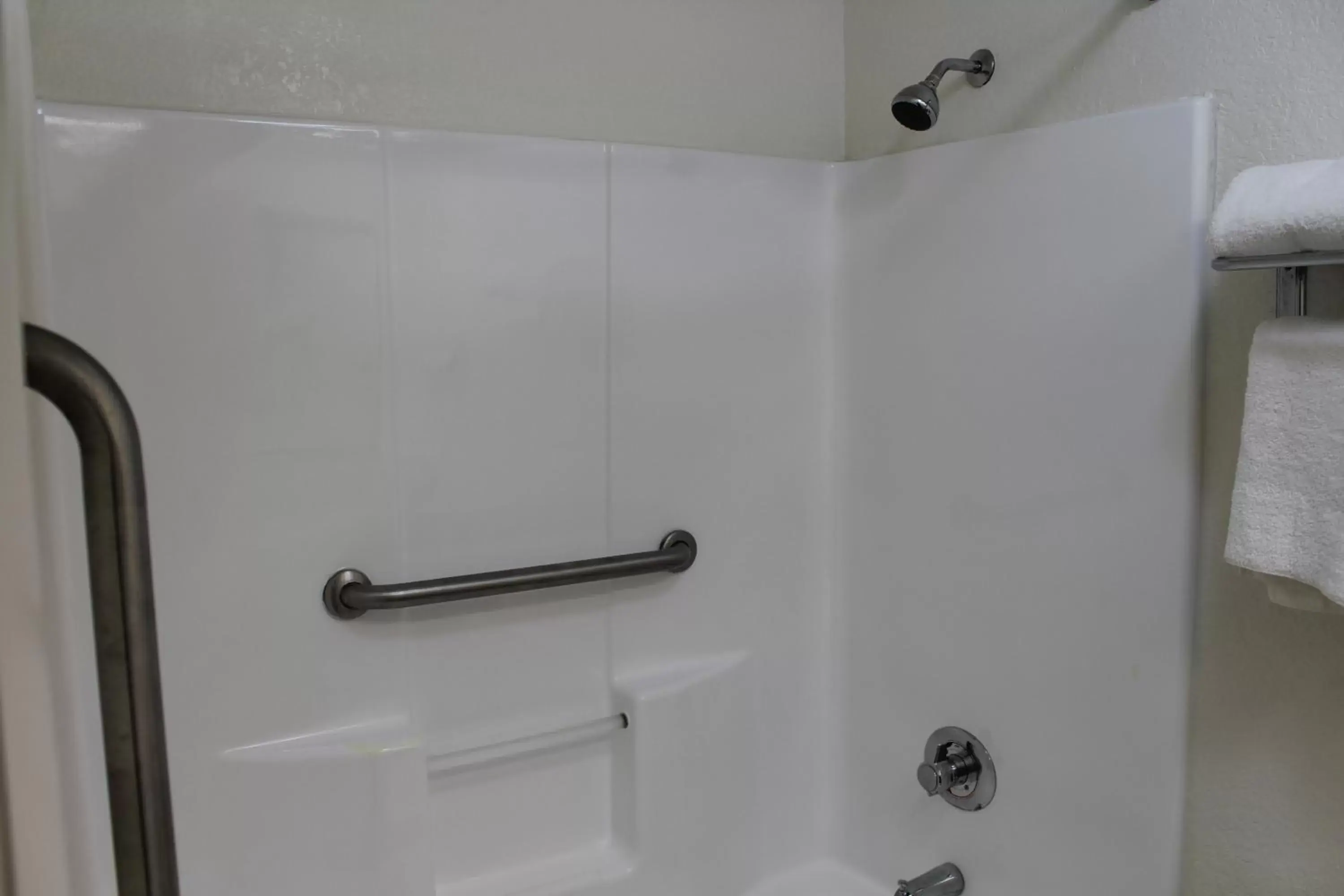 Shower, Bathroom in Quality Inn Florida City - Gateway to the Keys