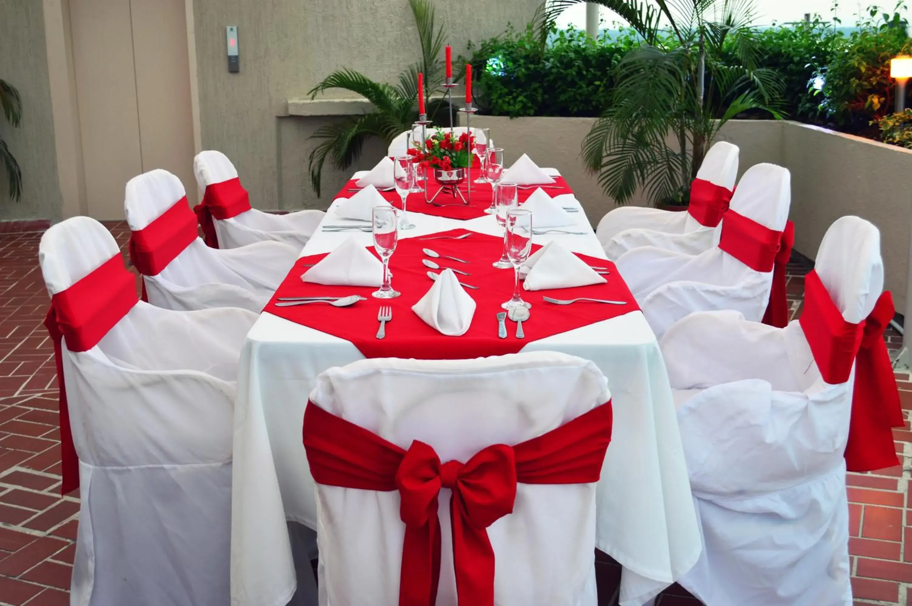 Restaurant/places to eat, Banquet Facilities in Hotel San Carlos