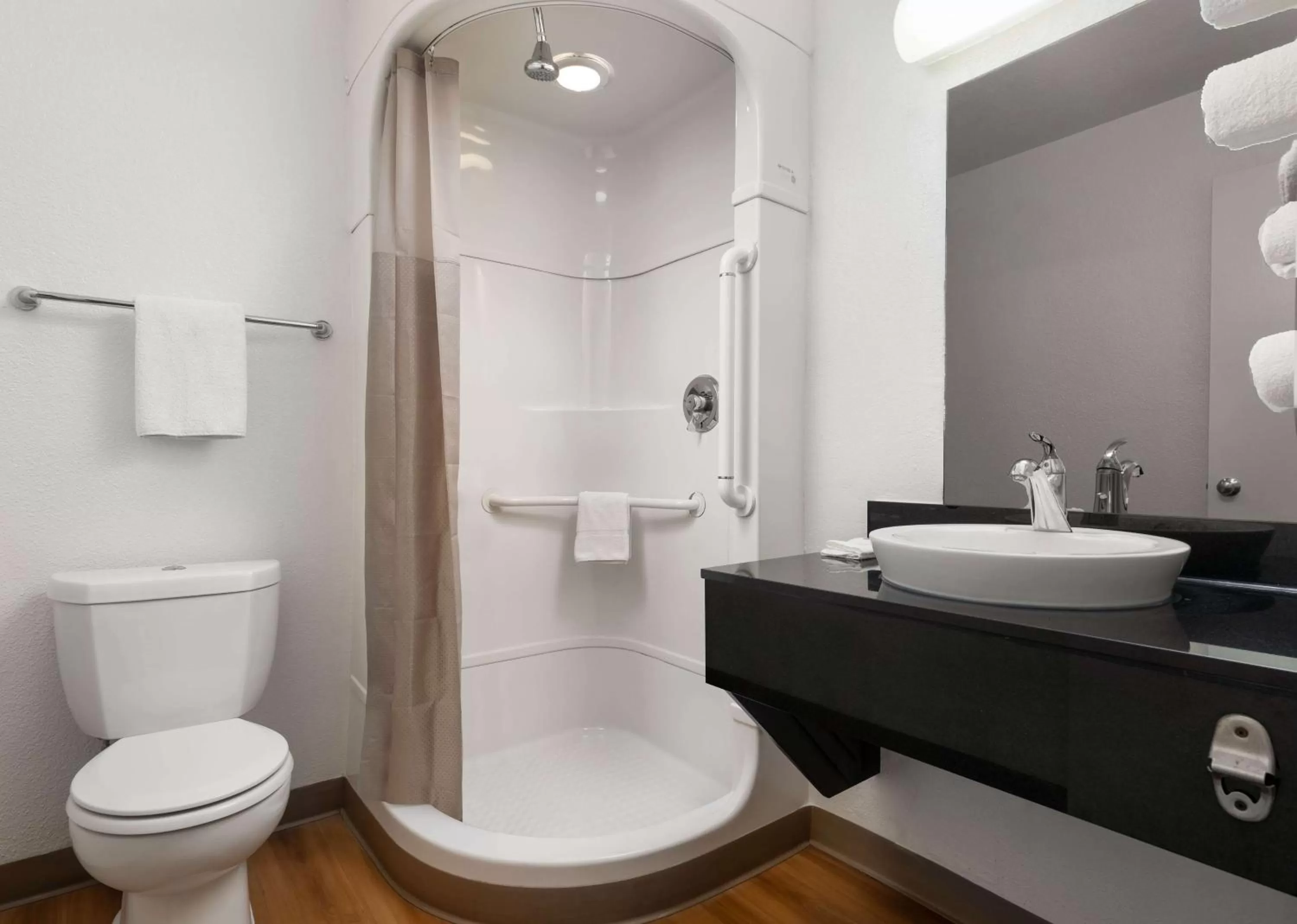 Bathroom in Motel 6-San Luis Obispo, CA - North