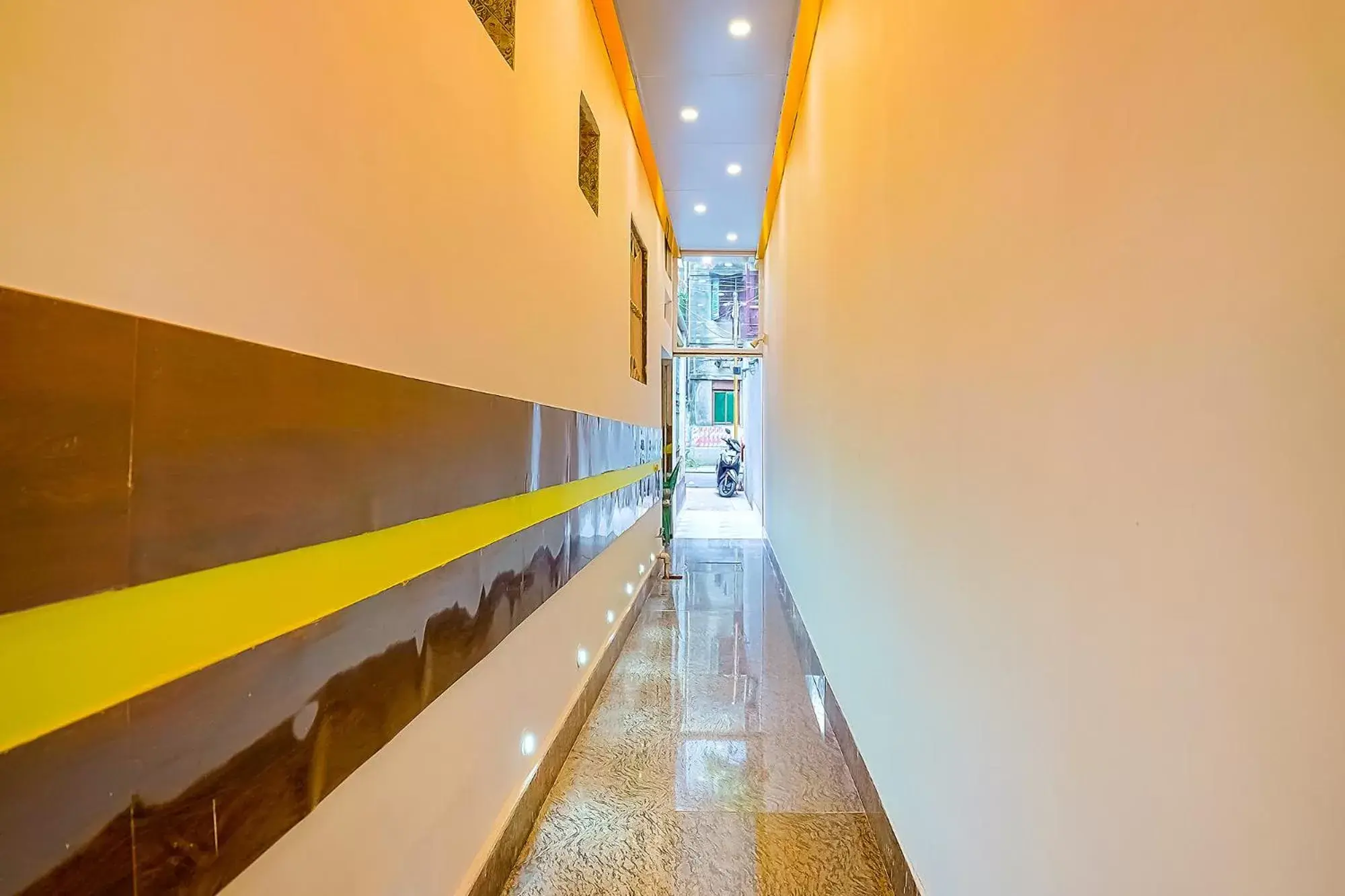 Lobby or reception in FabHotel Quest - Nr Quest Mall Lobby or reception in FabHotel Quest - Nr Quest Mall