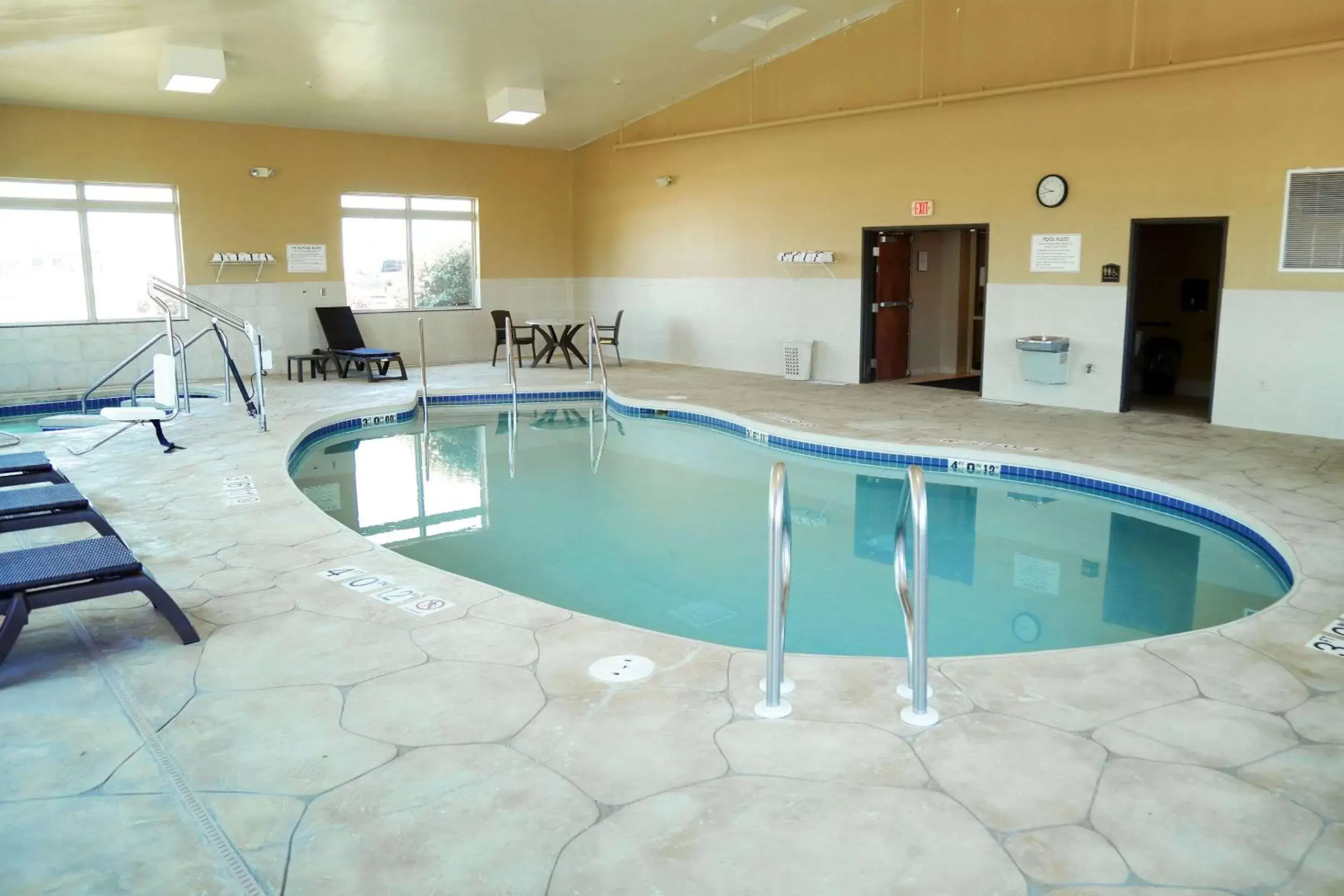 On site, Swimming Pool in Comfort Inn & Suites Grinnell near I-80