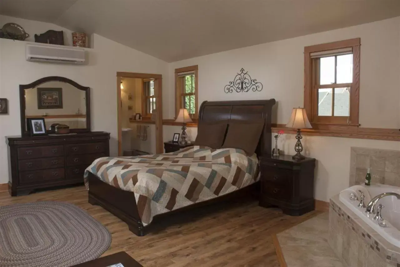 Bedroom in Lake Orchard Farm Retreat