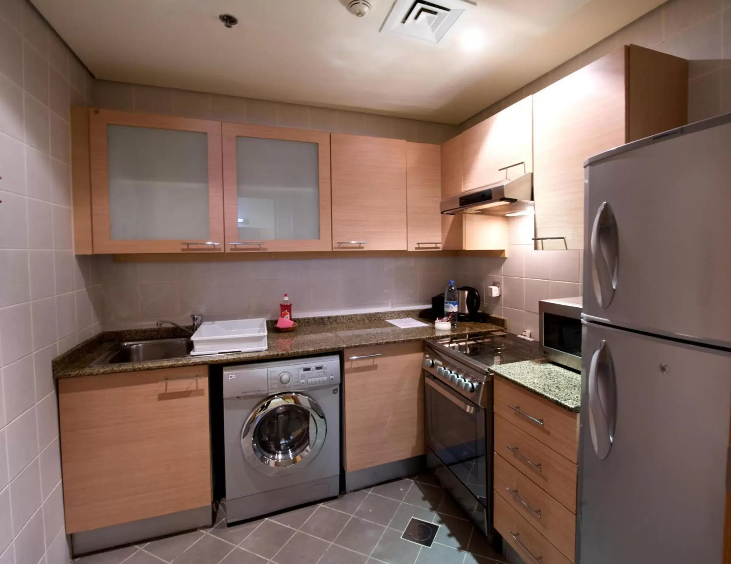 Kitchen or kitchenette, Kitchen/Kitchenette in TIME Ruby Hotel Apartment