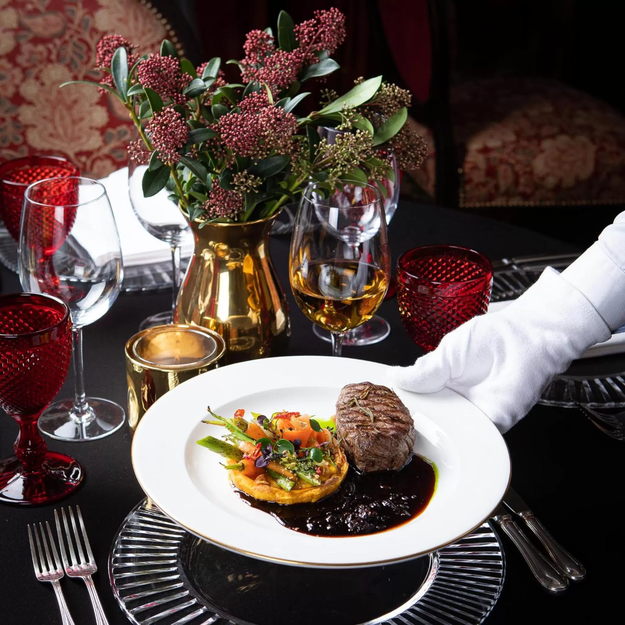 Food and drinks in NARUTIS Hotel - Small Luxury Hotels of The World