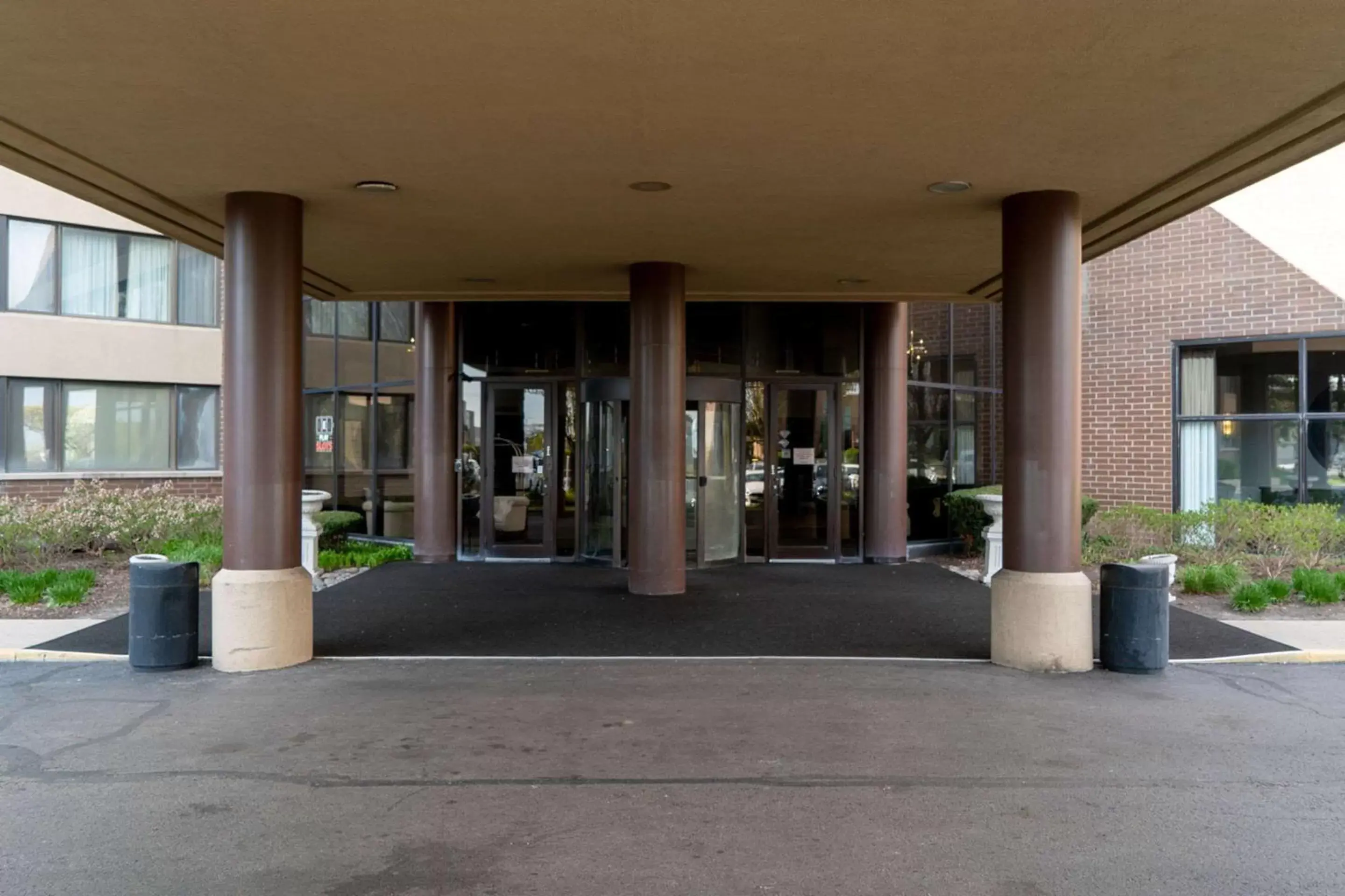 Property building in Quality Inn & Suites Orland Park - Chicago