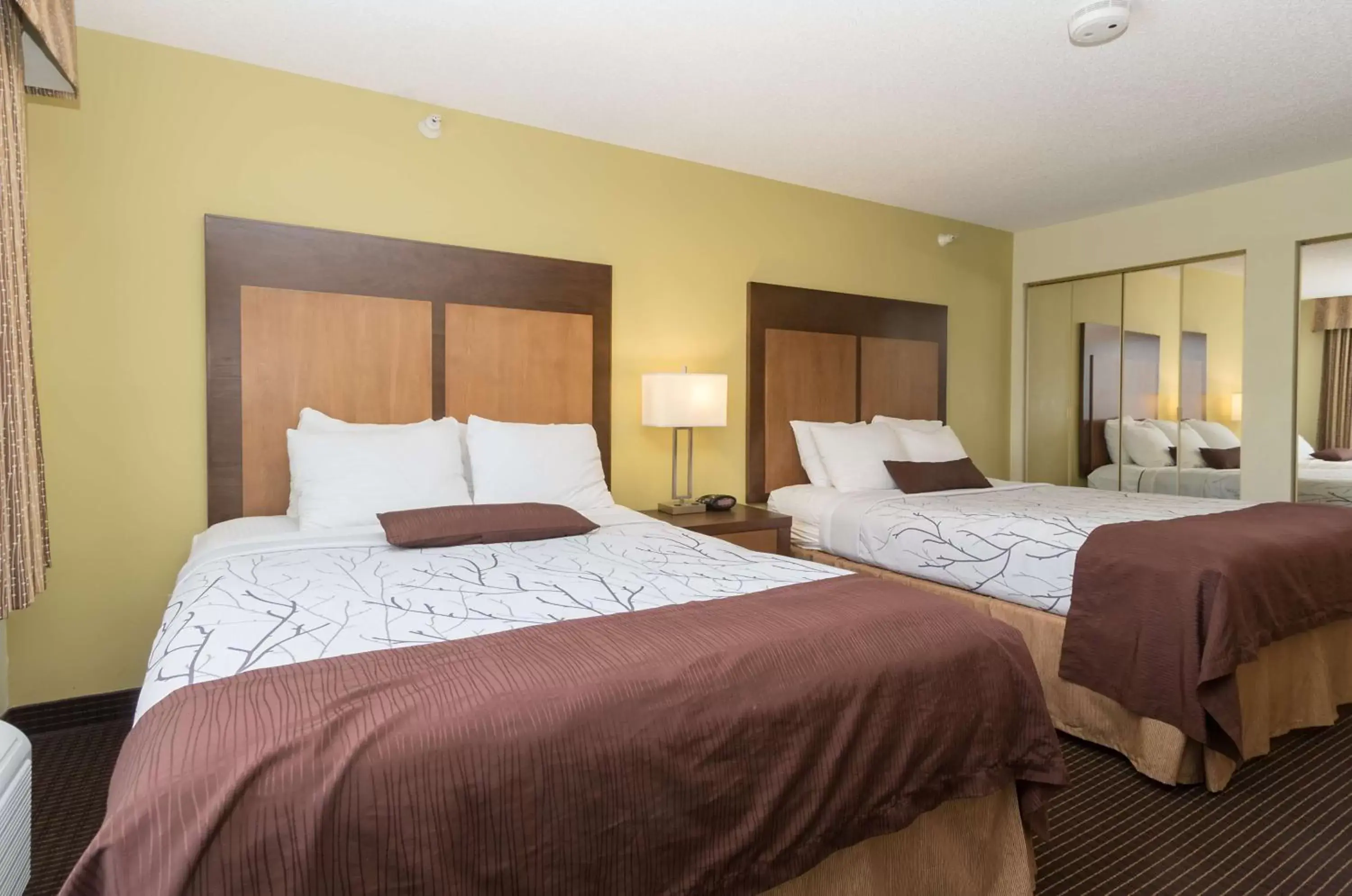 Photo of the whole room, Bed in Best Western Plus Holland Inn & Suites