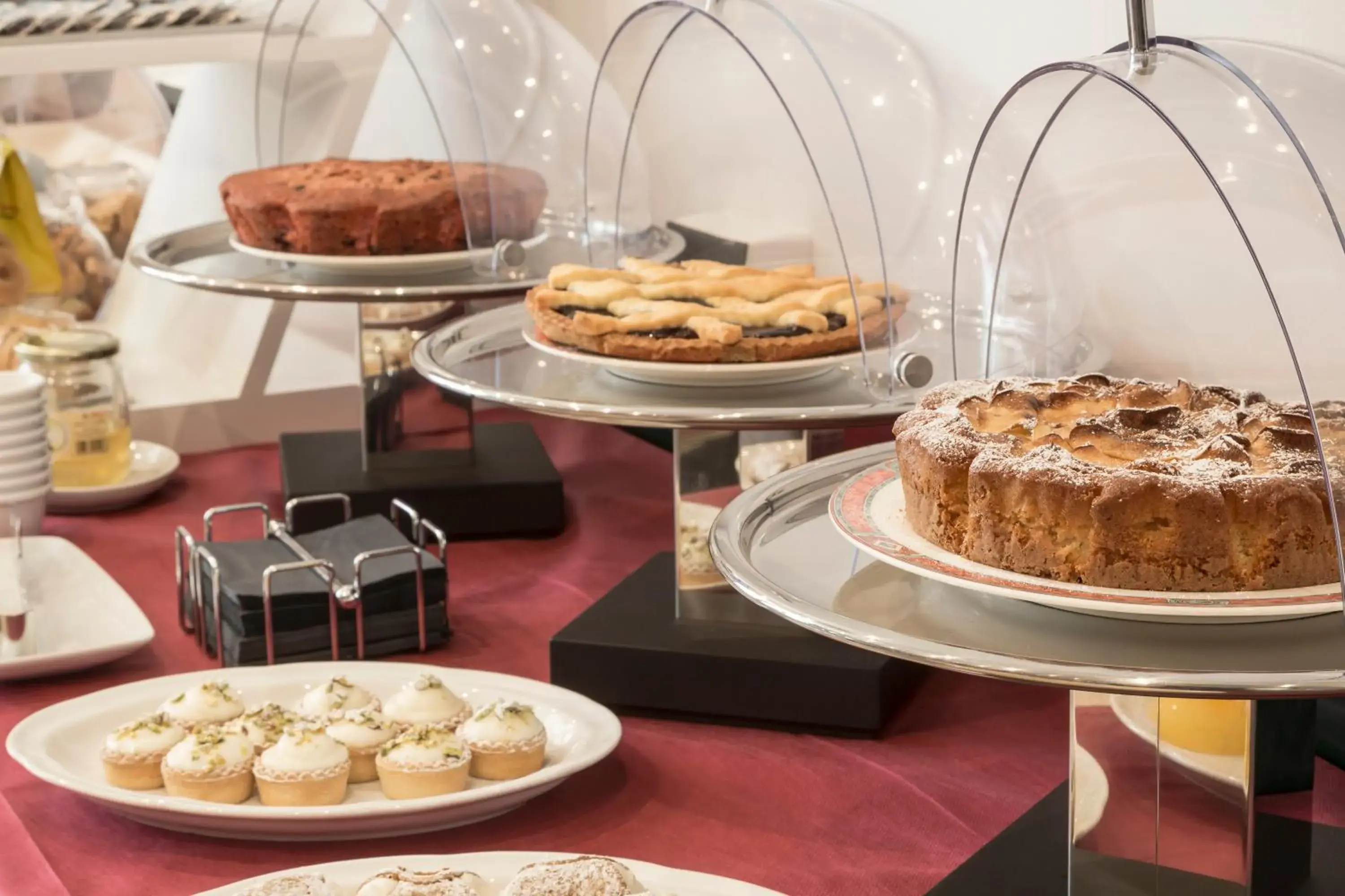 Lounge or bar in Hotel Montreal Lounge or bar in Hotel Montreal