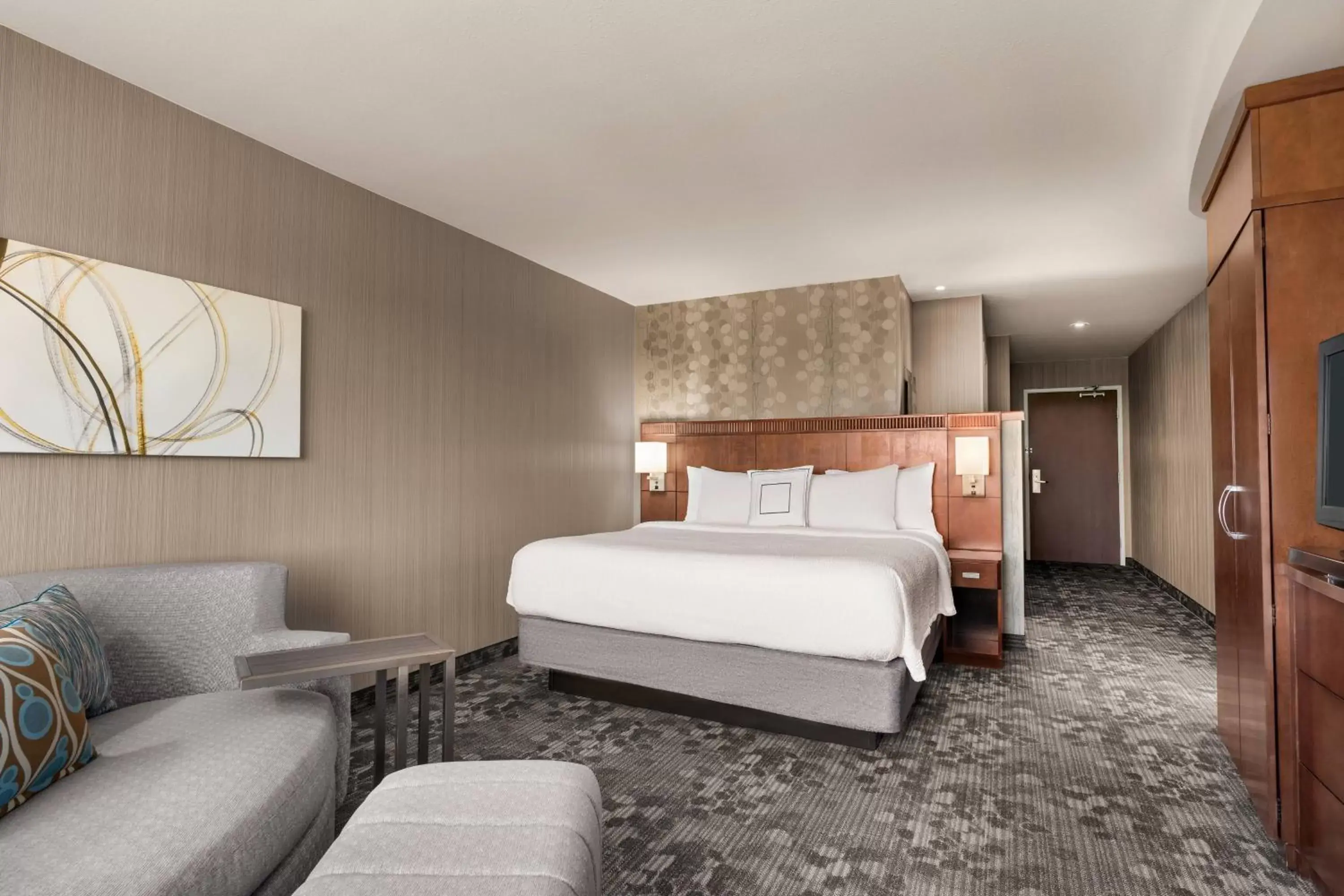 Photo of the whole room, Bed in Courtyard by Marriott Philadelphia Montgomeryville