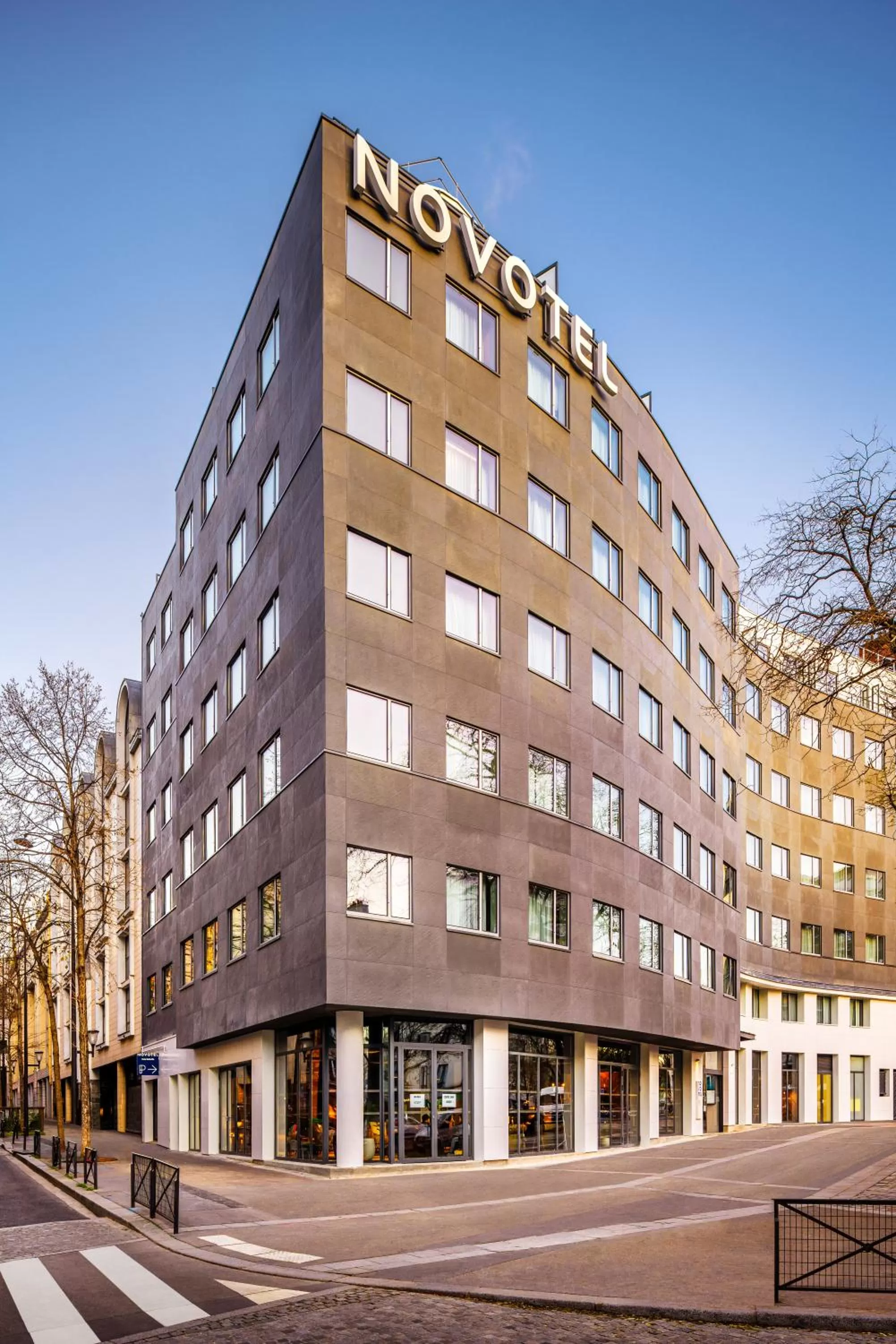 Property building in Novotel Paris 20 Belleville