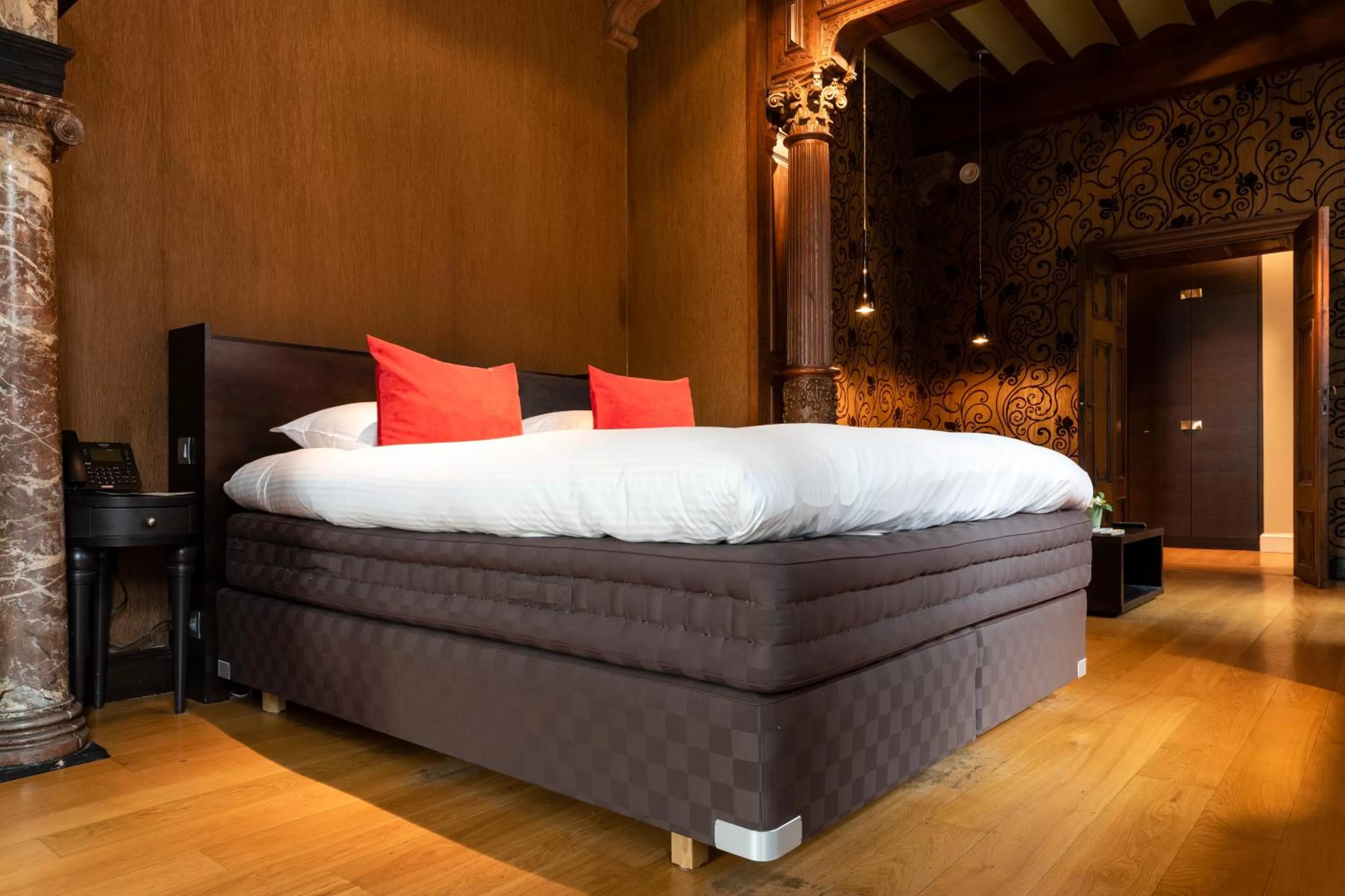 Bed in Van Der Valk Sélys Liège Hotel & Spa