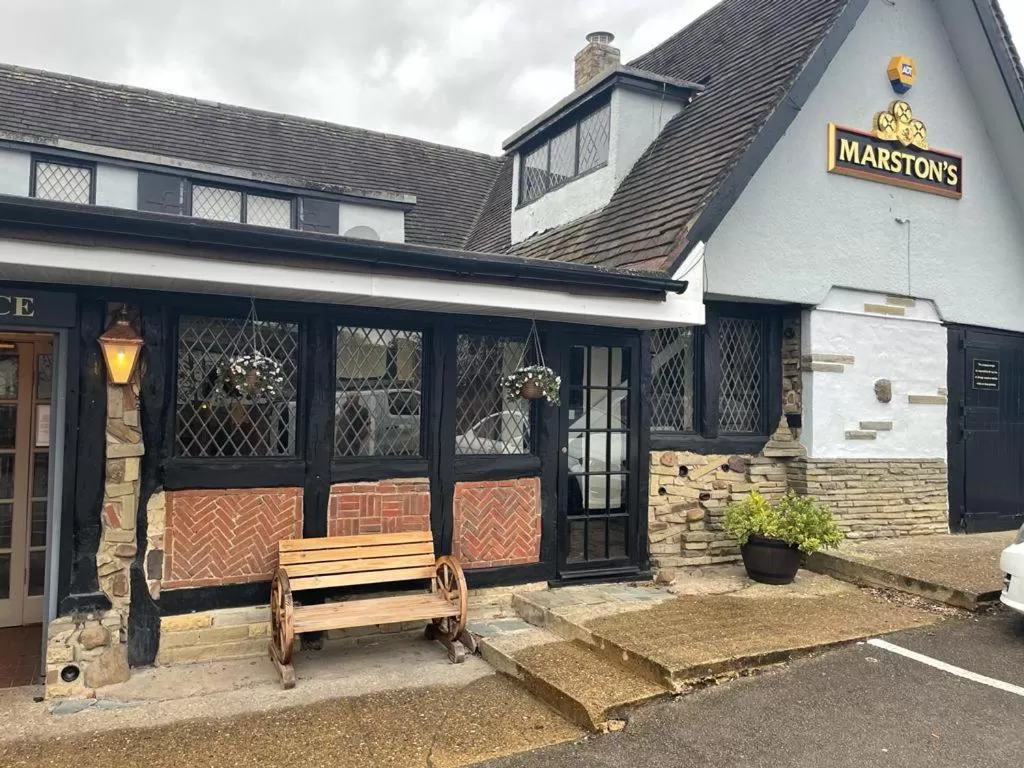 Chequers Country Inn