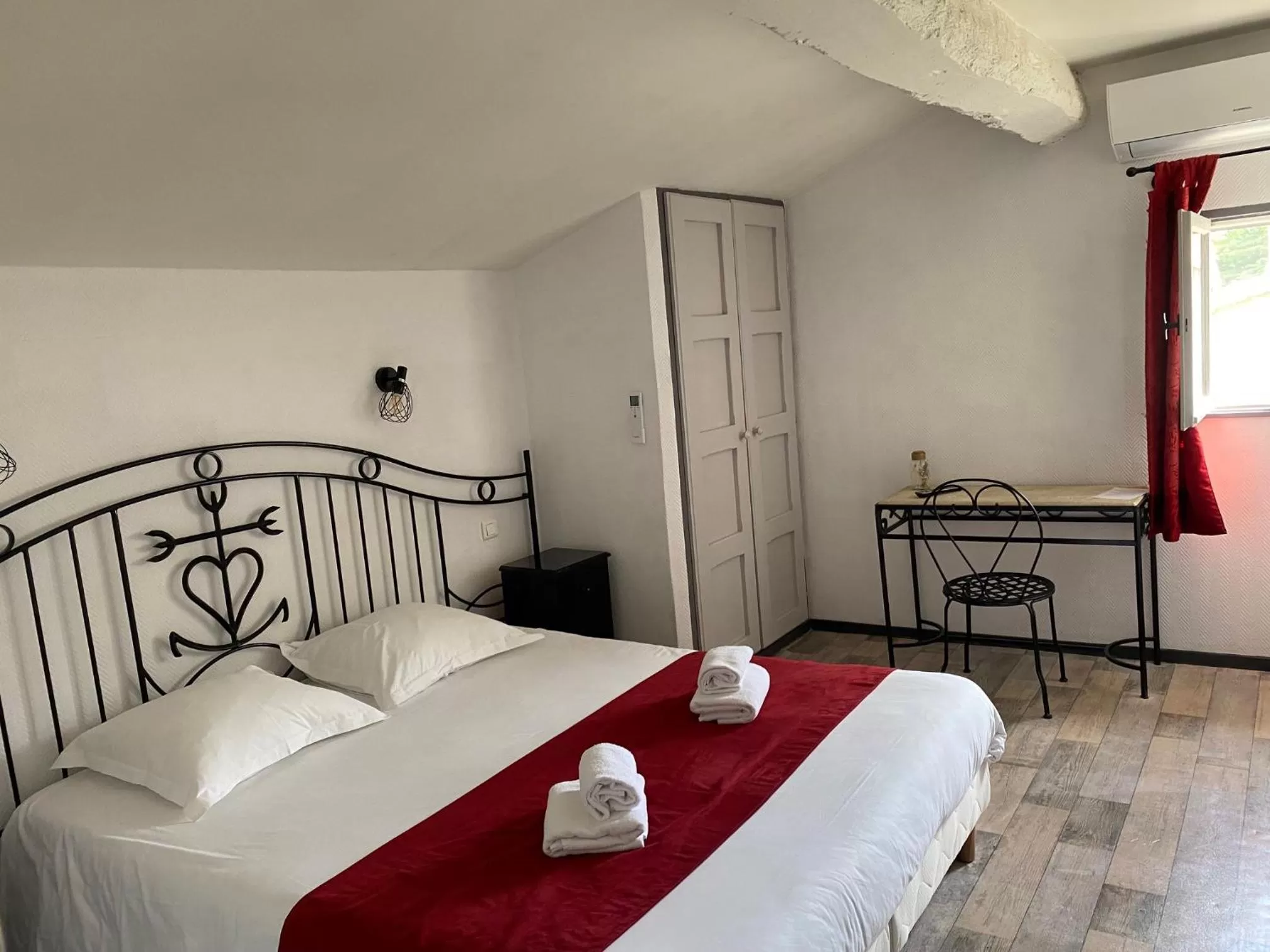 Property building in Hostellerie De La Source