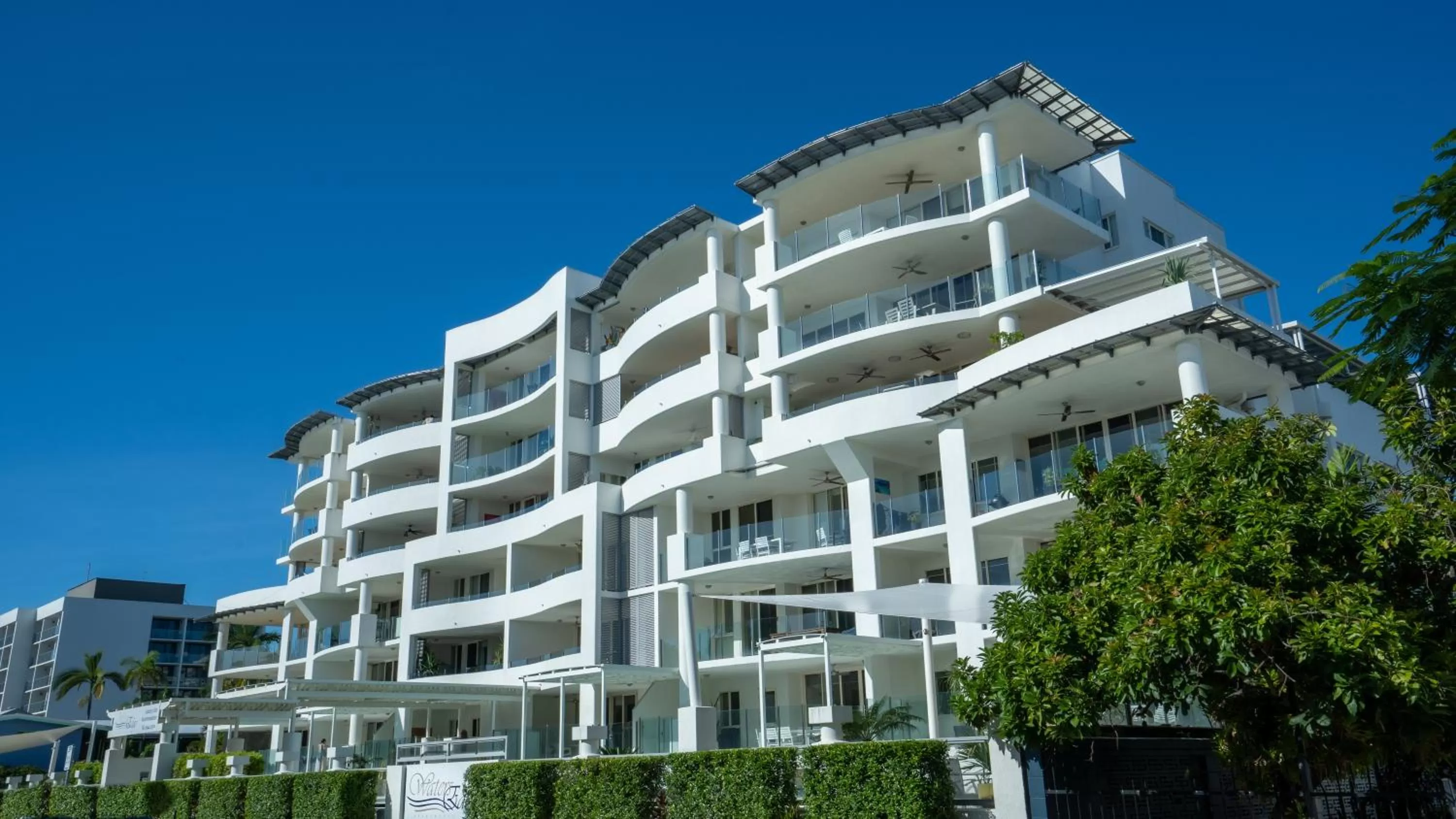 Property building in Waters Edge Apartment Cairns