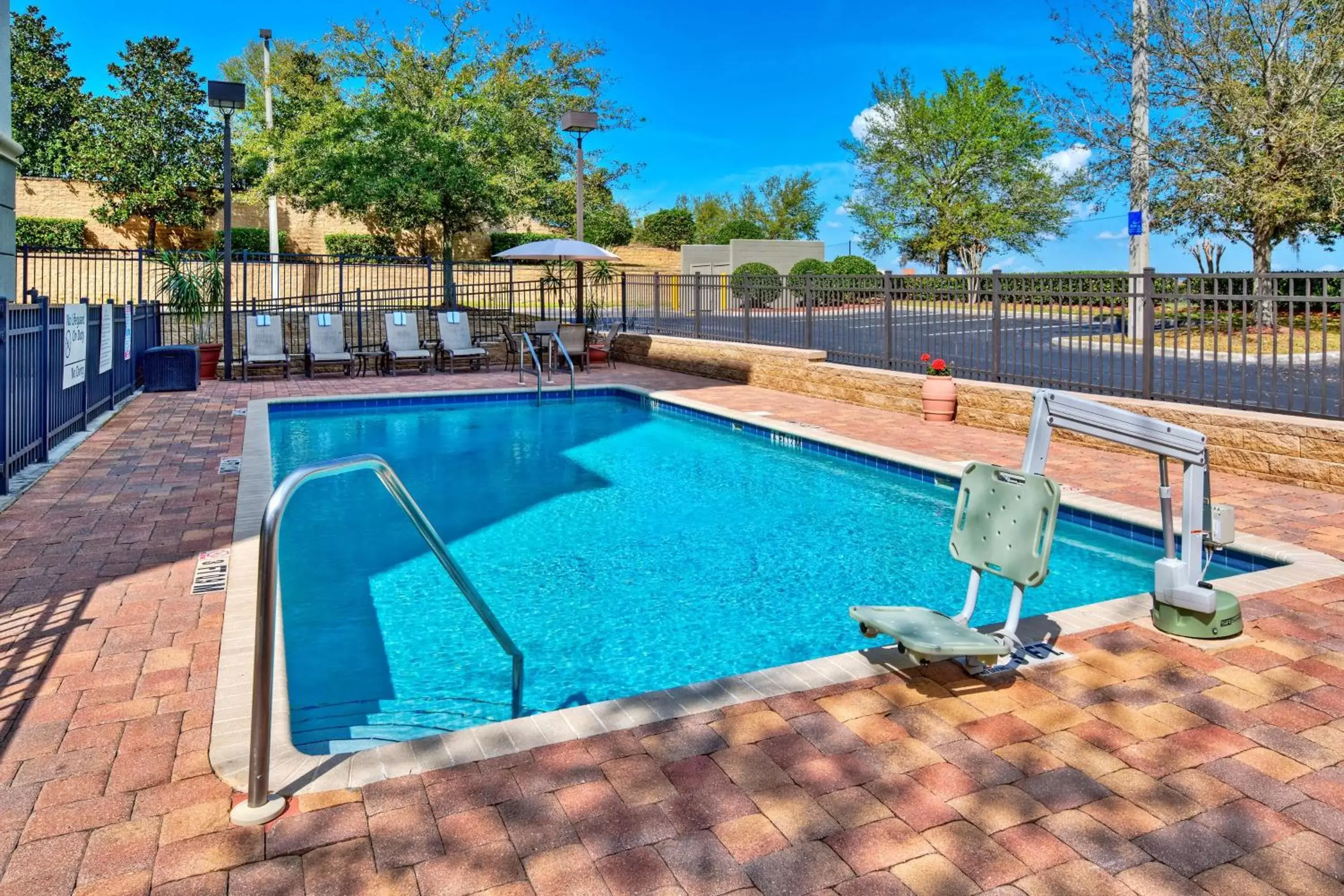 Pool view, Swimming Pool in Hampton Inn & Suites Clermont