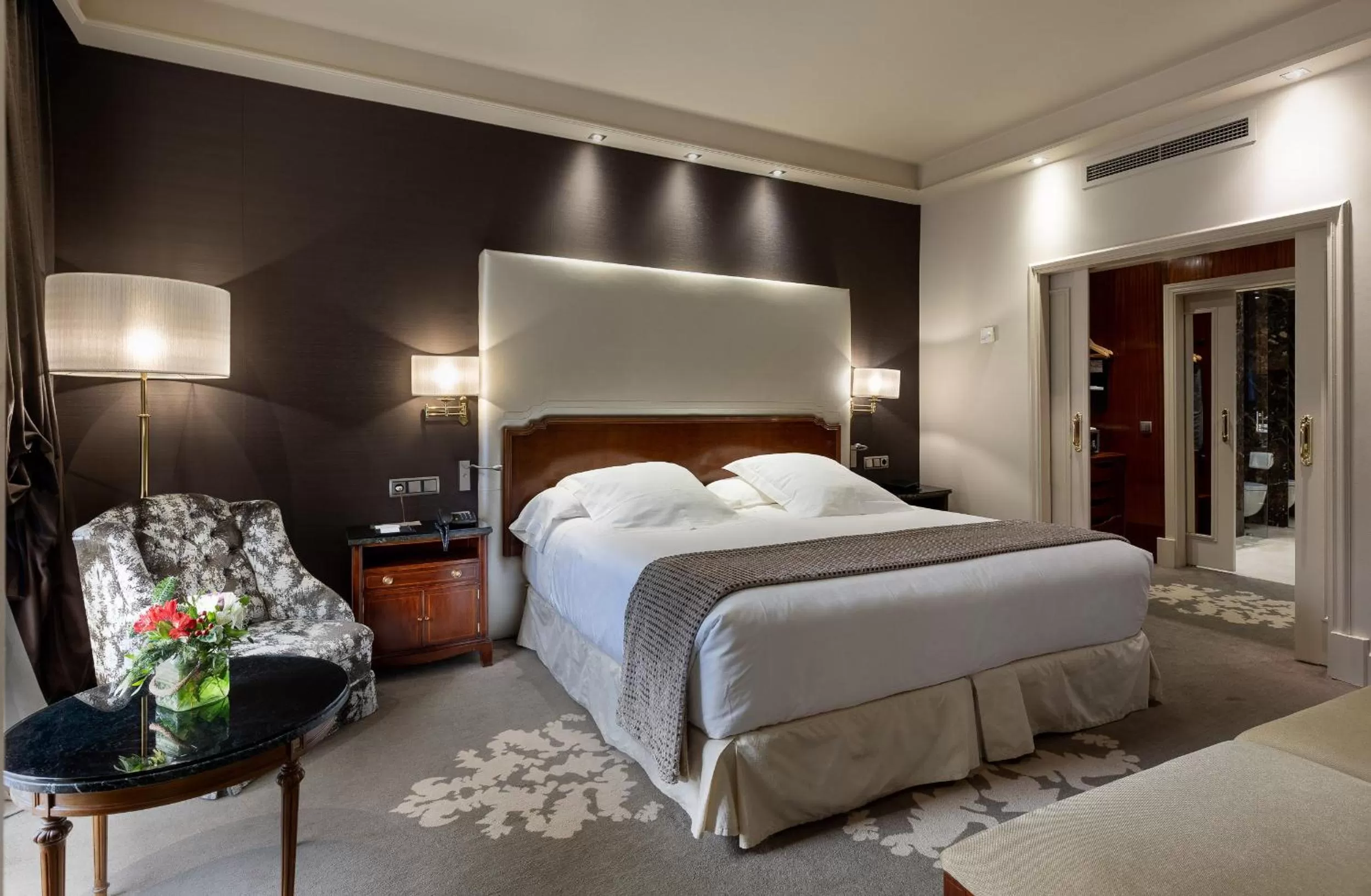 Bed in Wellington Hotel & Spa Madrid