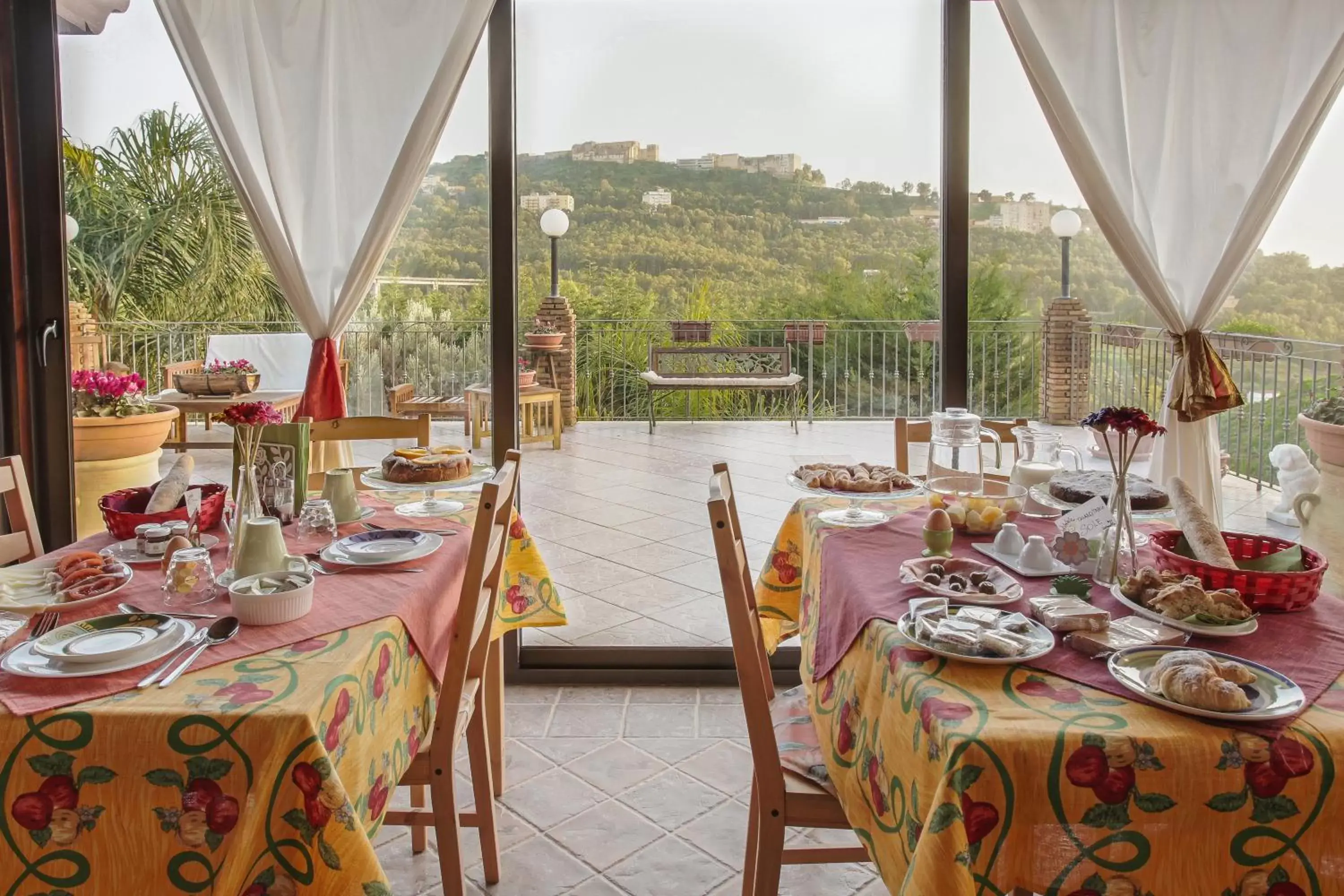 Restaurant/Places to Eat in B&B Villa del Sole Relais