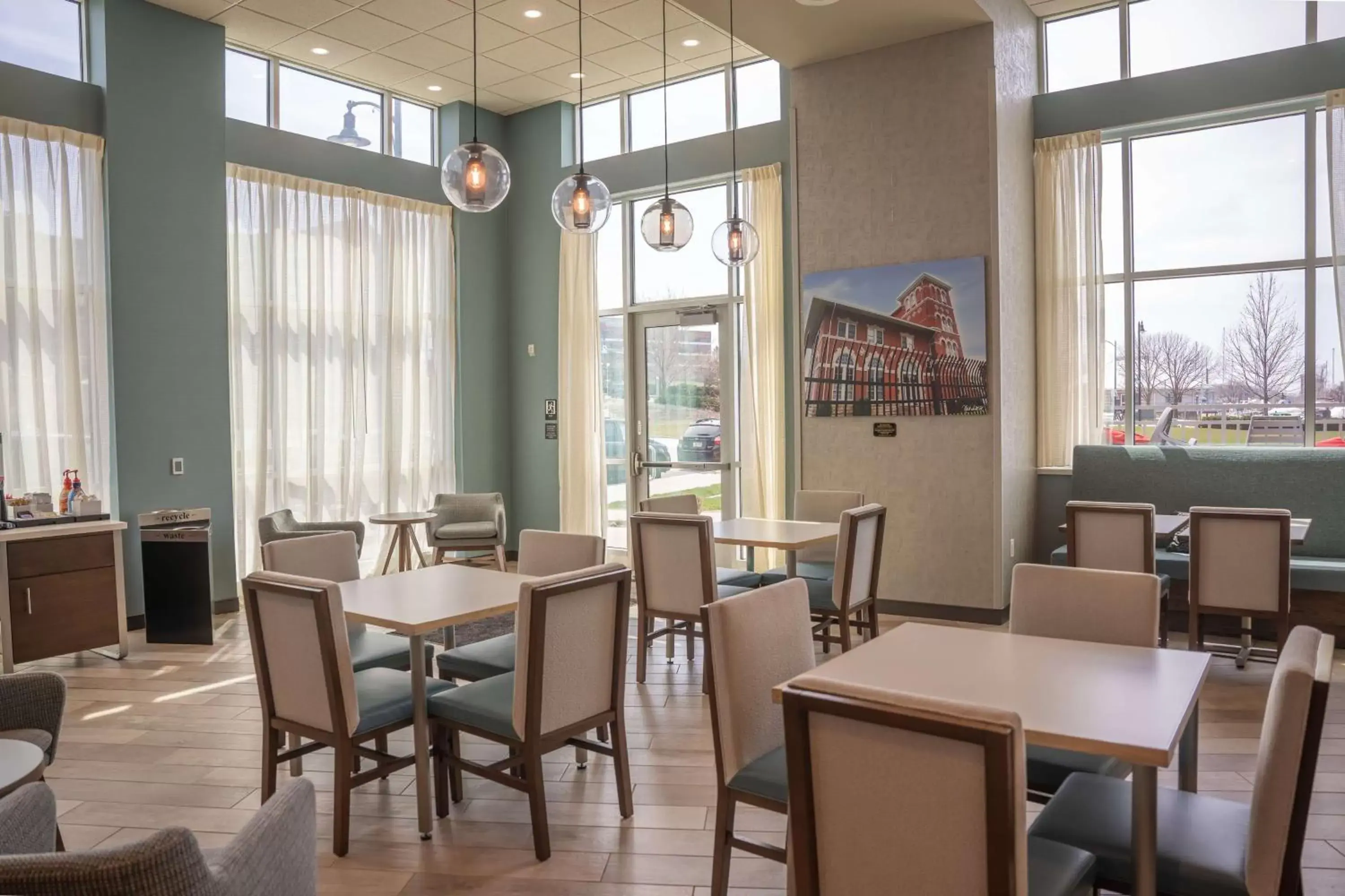 Lobby or reception, Restaurant/Places to Eat in Hampton Inn & Suites Erie Bayfront