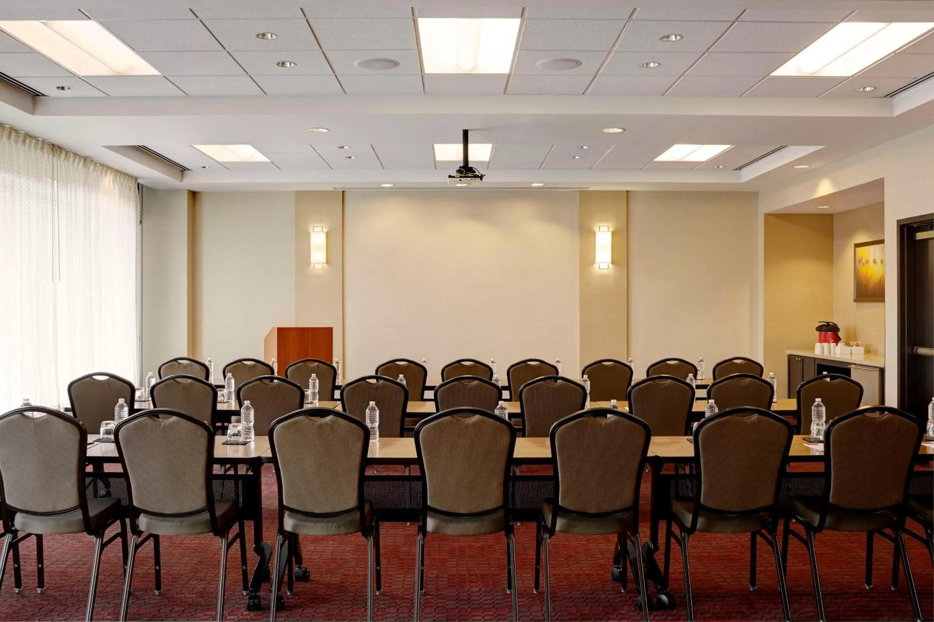 Meeting/conference room in Hyatt Place New York Yonkers