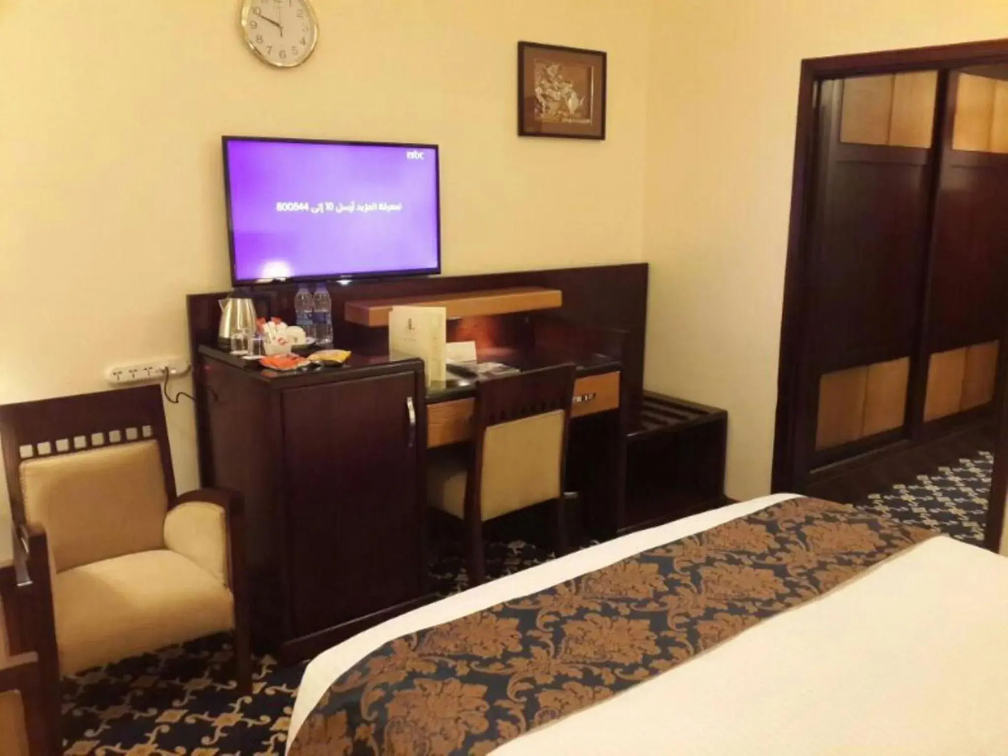 TV and multimedia, TV/Entertainment Center in Al Thuraya Hotel