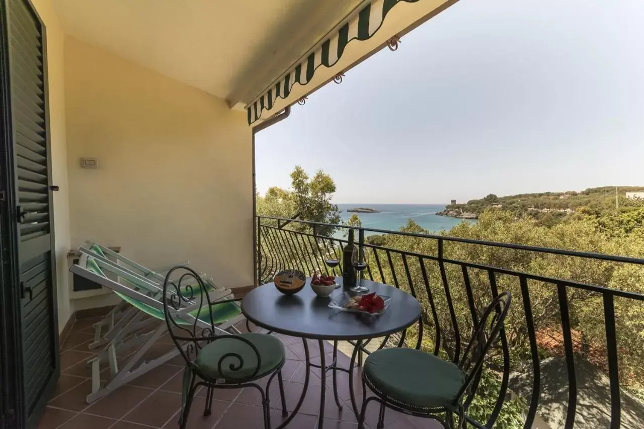 One-Bedroom Apartment with Sea View in Residence Torre Delle Viole One-Bedroom Apartment with Sea View in Residence Torre Delle Viole