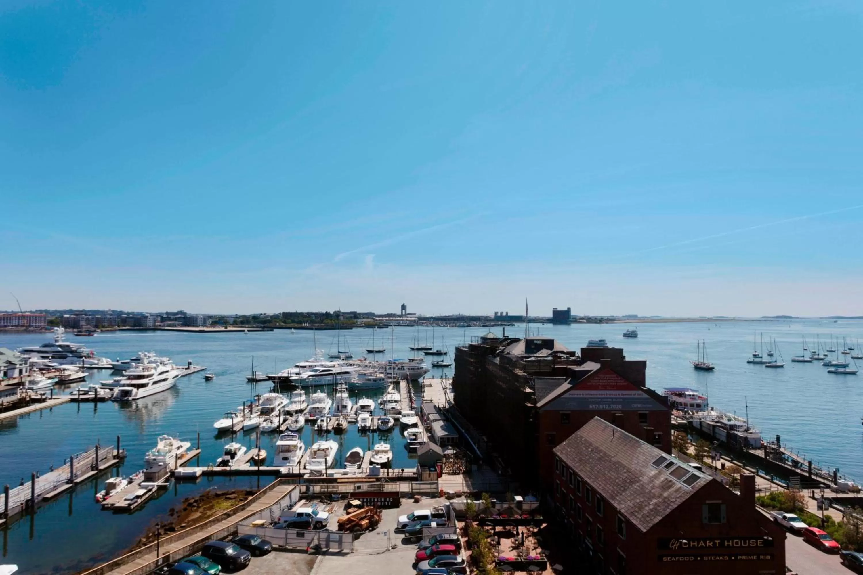 Photo of the whole room in Boston Marriott Long Wharf