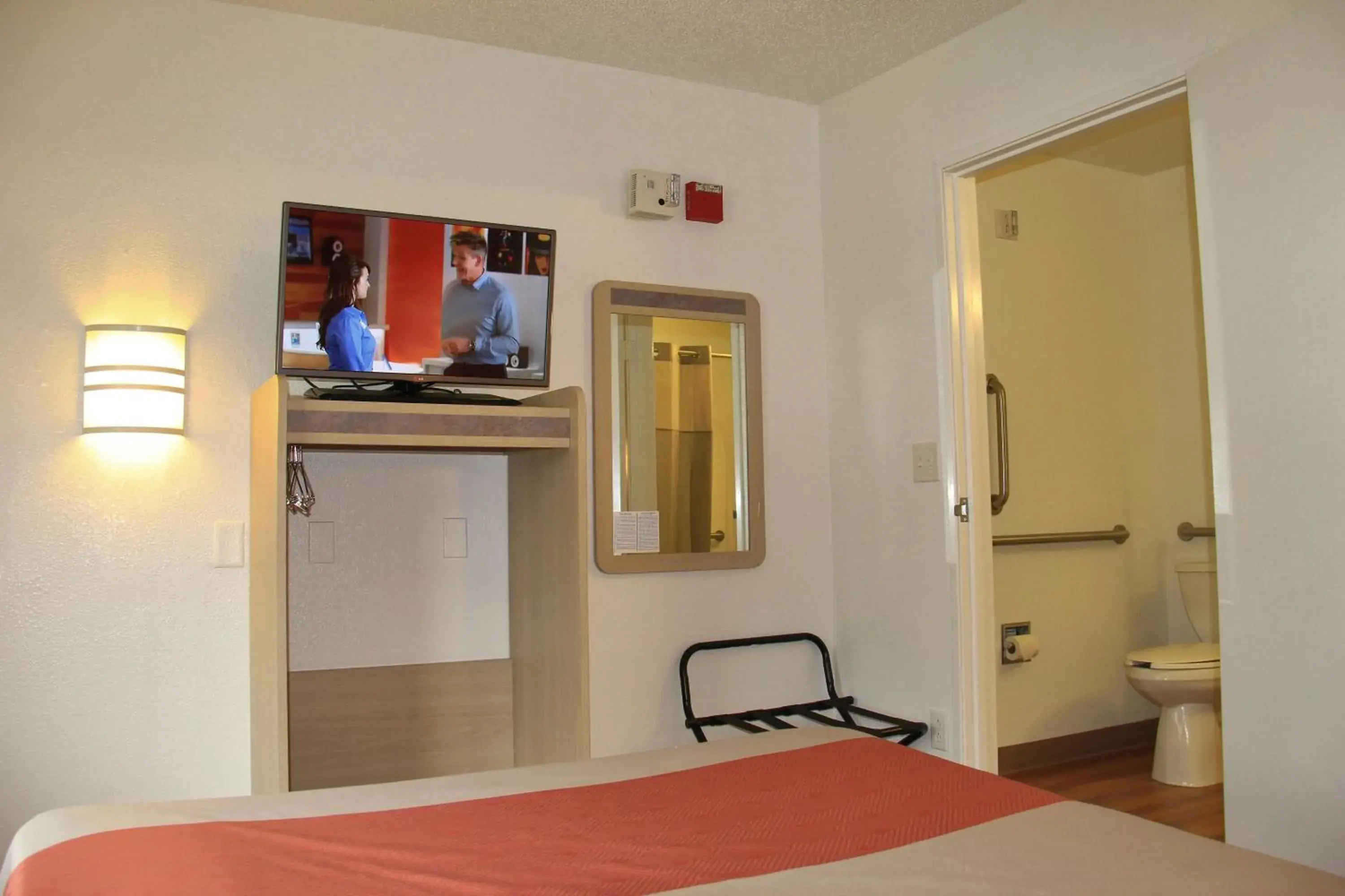 Decorative detail, TV/Entertainment Center in Motel 6-Enfield, CT - Hartford