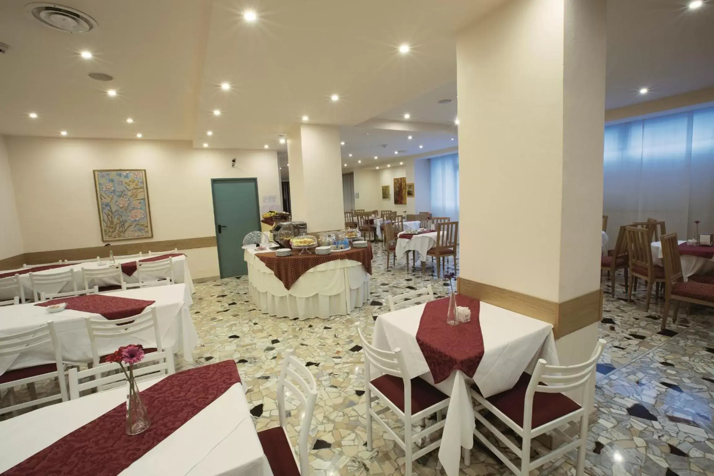 Restaurant/Places to Eat in iH Hotels Milano St. John