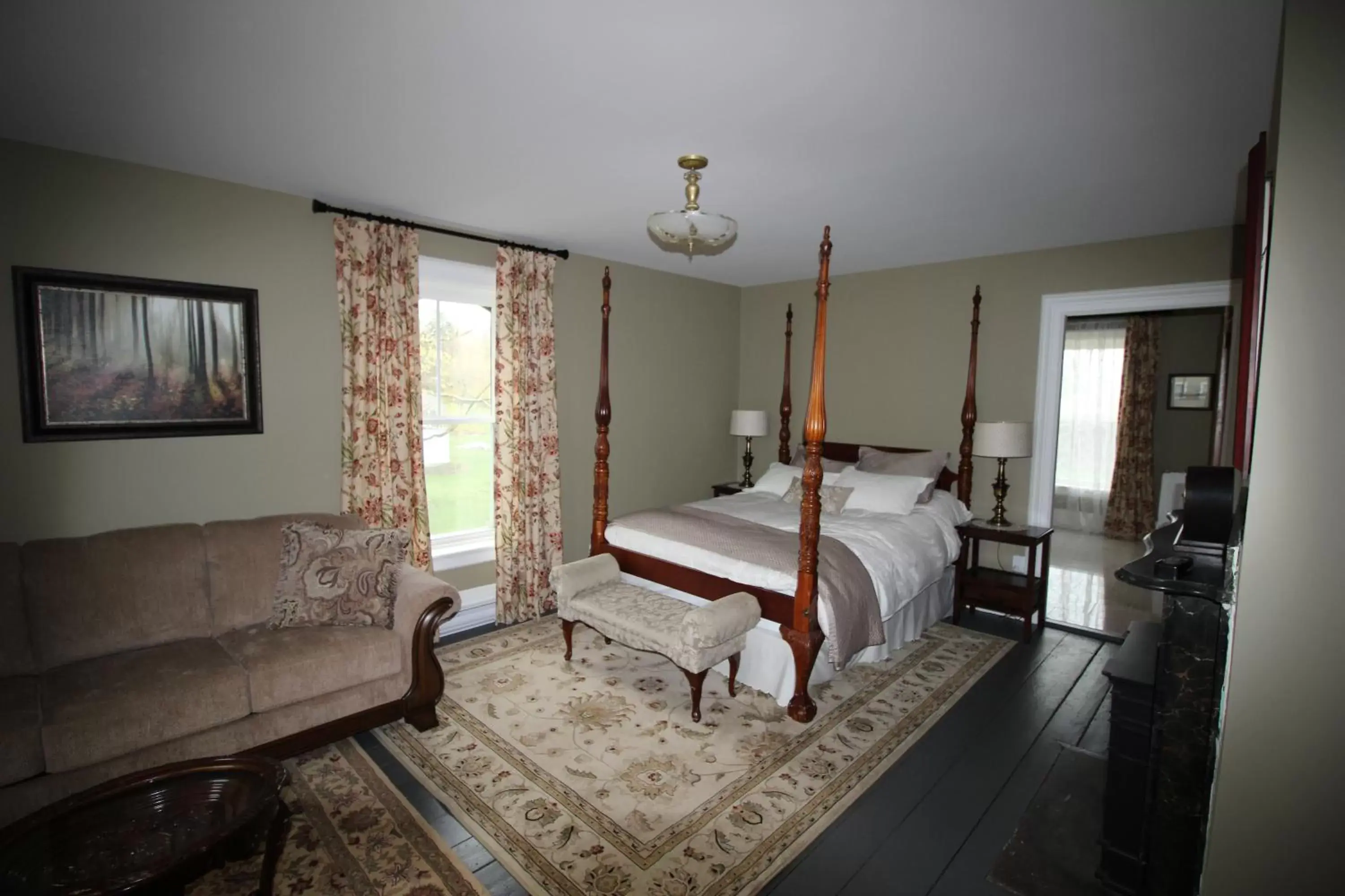 View (from property/room), Bed in Maplehurst Manor Bed and Breakfast