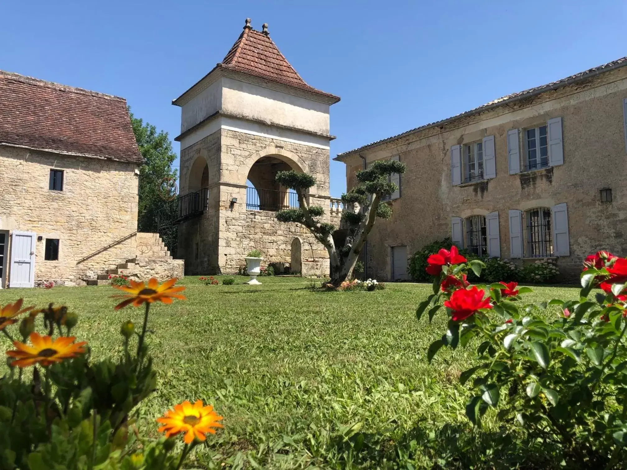 Property Building in Domaine de Monplaisir