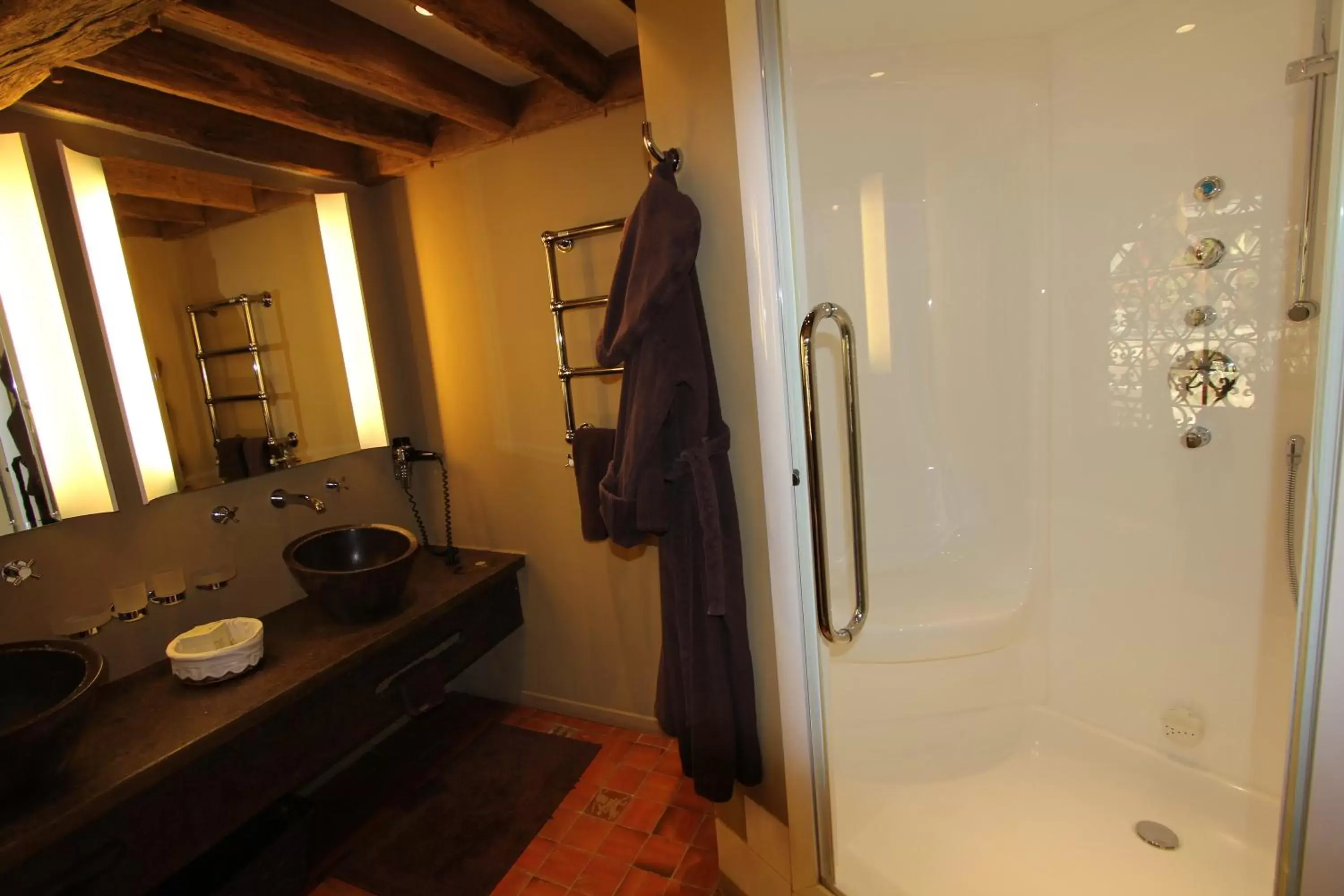 Bathroom in Demeure des Vieux Bains