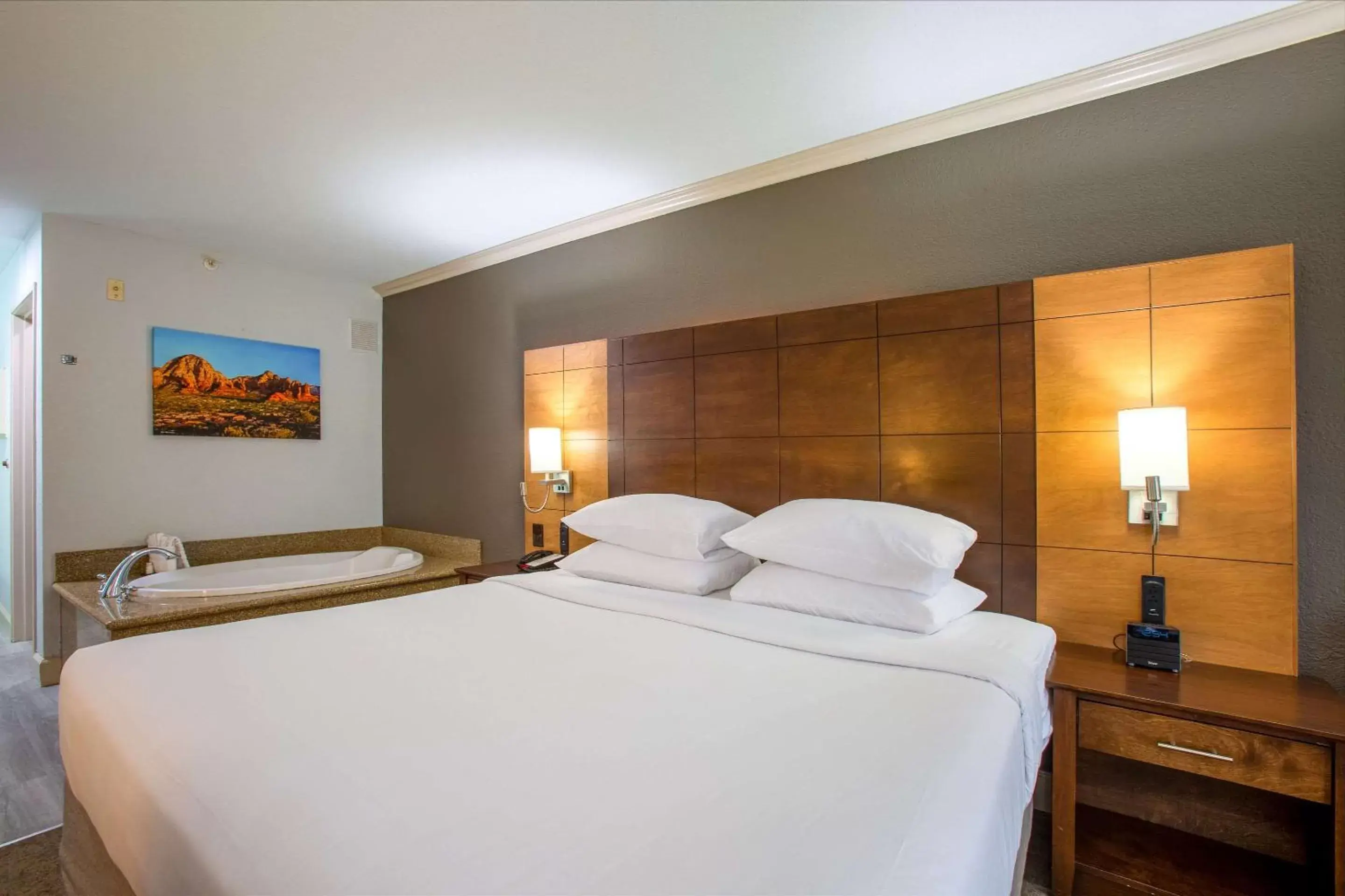 Bedroom, Bed in Arroyo Pinion Hotel, Ascend Hotel Collection