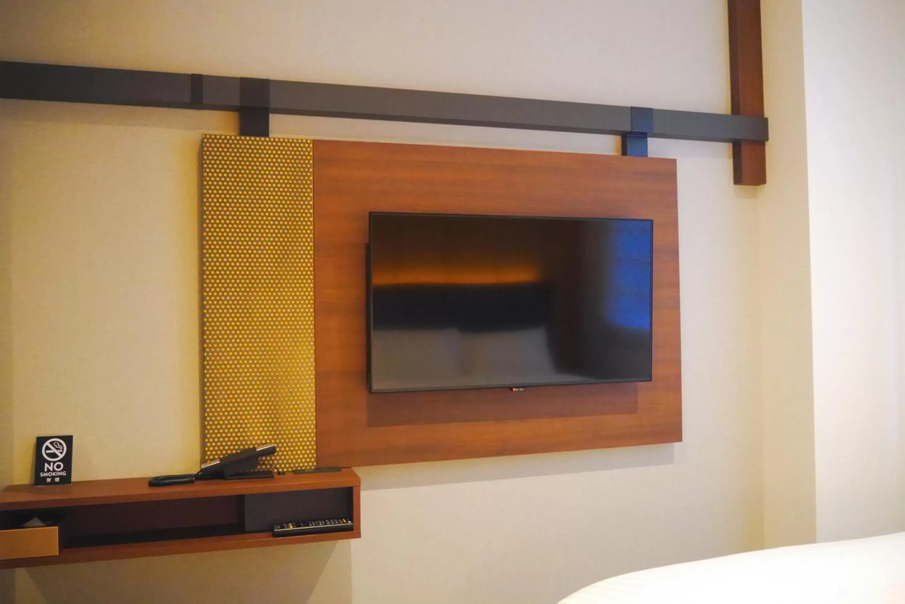 Photo of the whole room, TV/Entertainment Center in Hotel The M's Kyoto