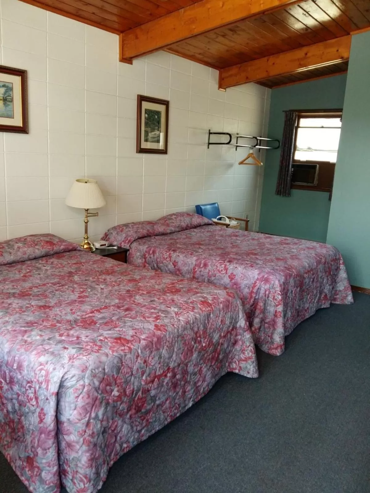 Huron Sands Motel and Restaurant