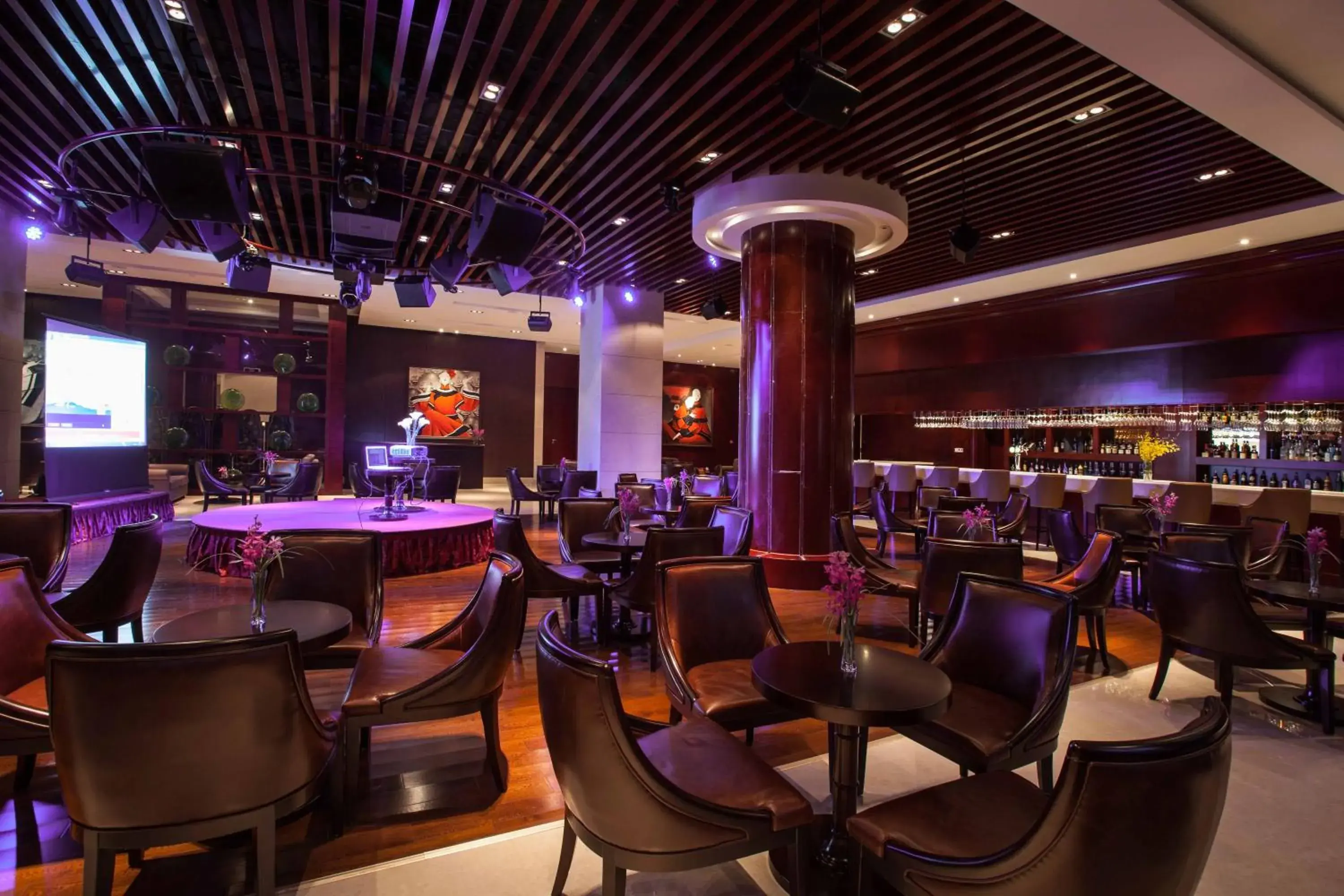 Lounge or bar in Holiday Inn Foshan Nanhai Central, an IHG Hotel