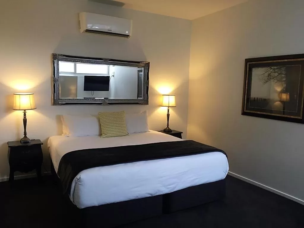 Bedroom, Bed in Ballarat Premier Apartments