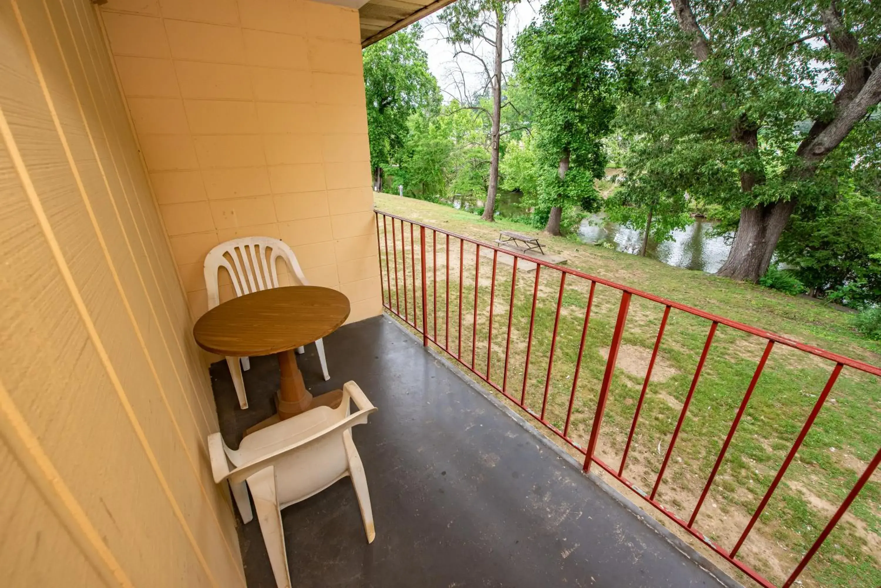 Garden, Balcony/Terrace in River Place Inn