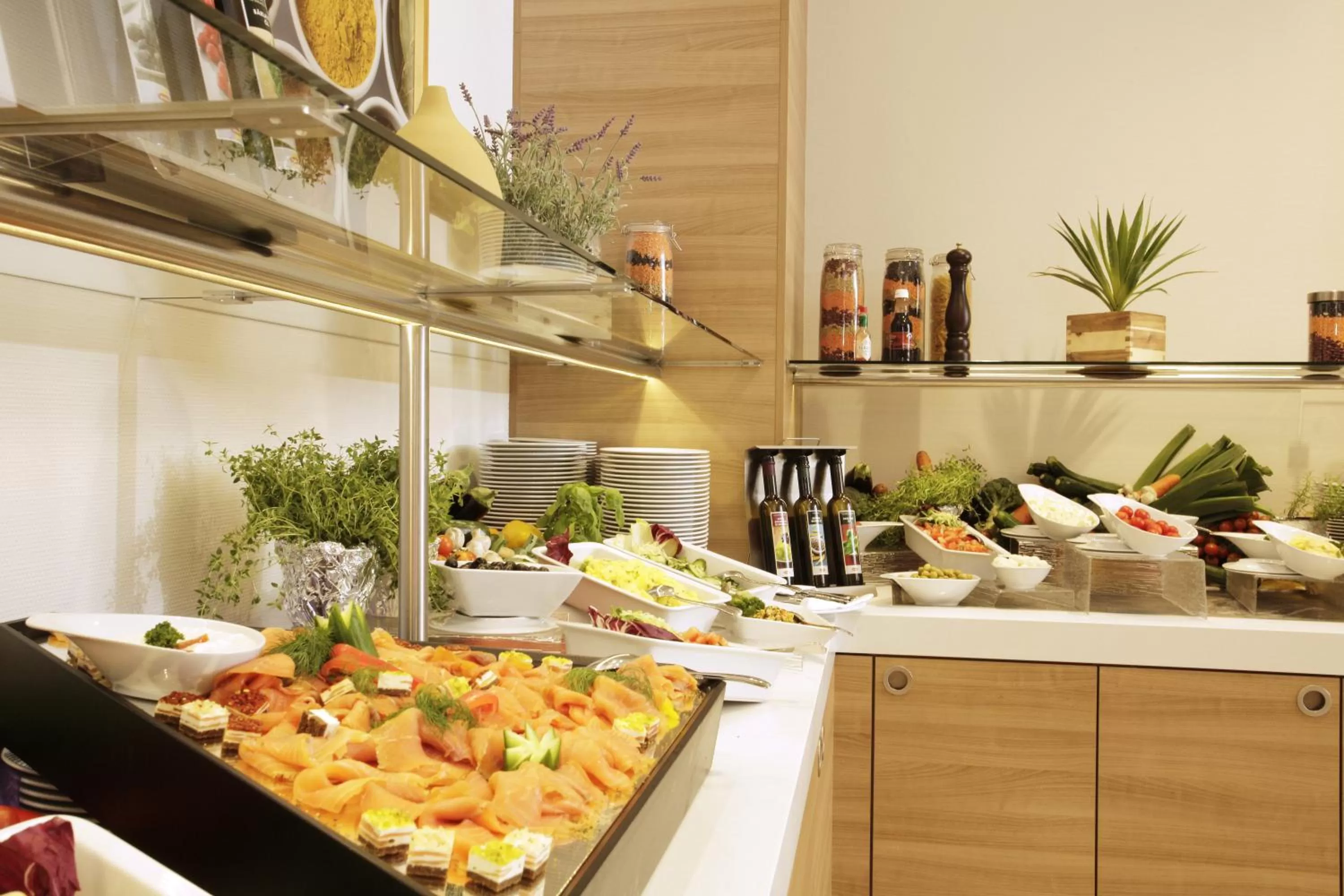 Restaurant/places to eat in H4 Hotel Berlin Alexanderplatz