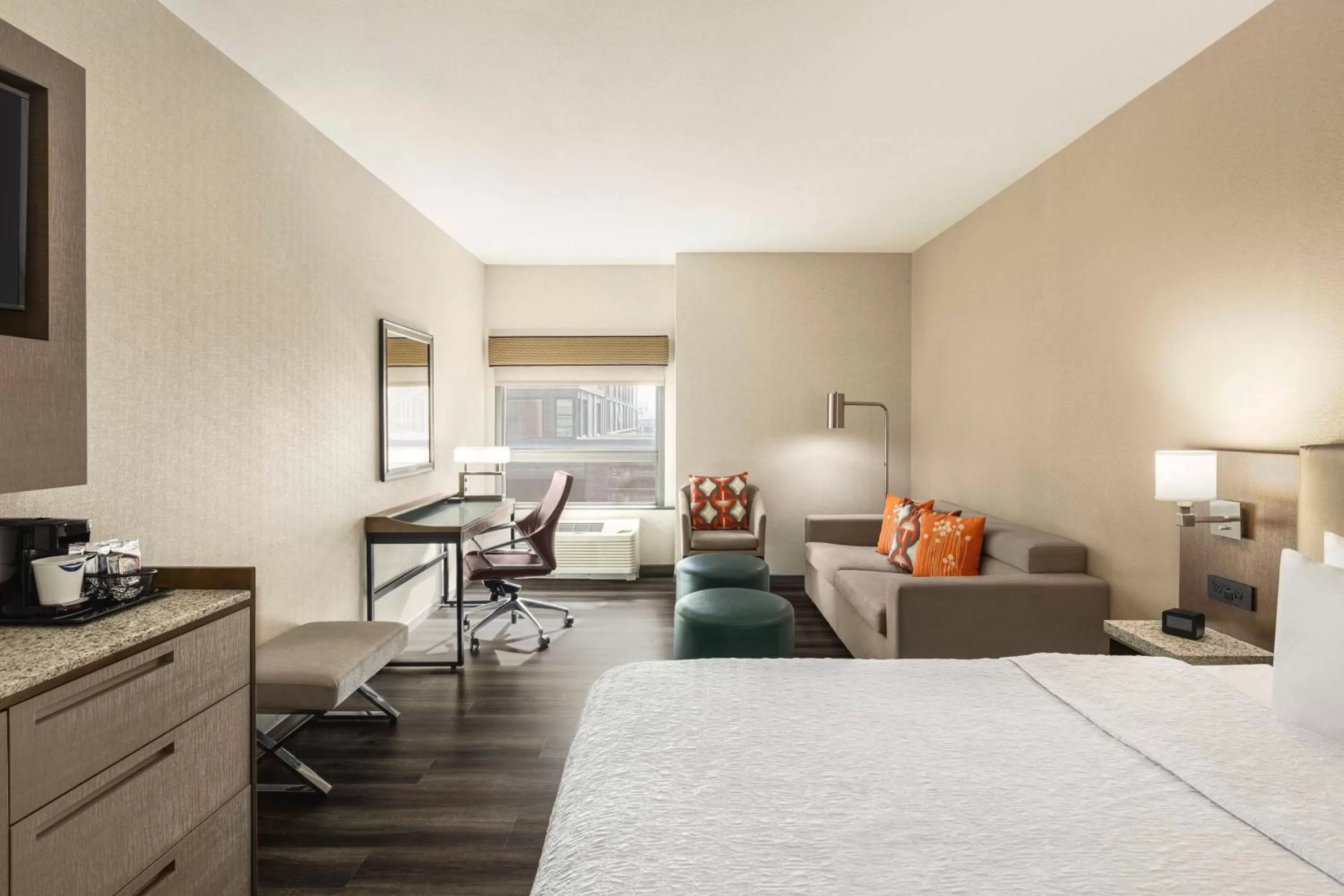 Bedroom, Bed in Hampton Inn San Francisco Downtown/Convention Center