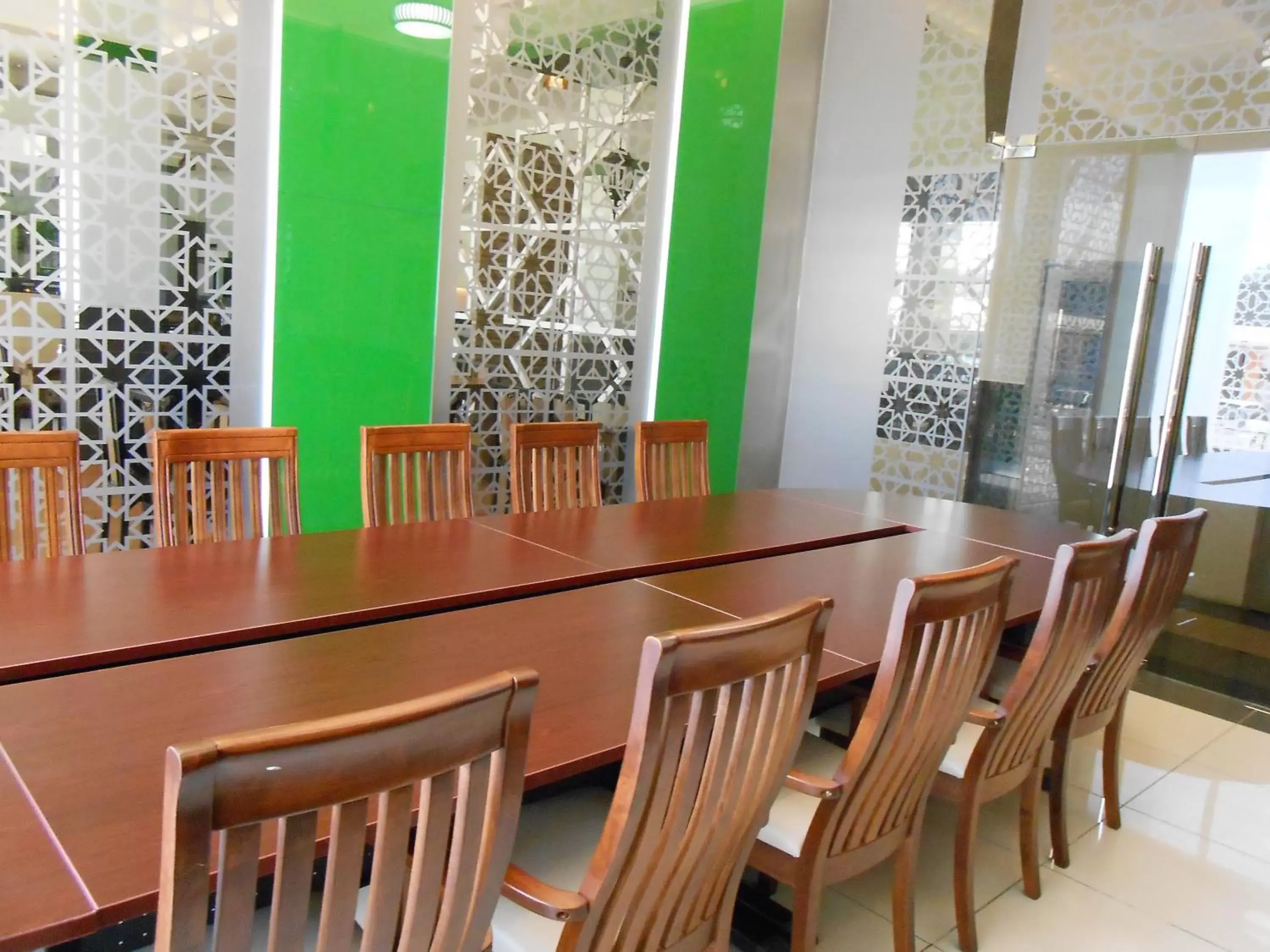 Banquet/Function facilities, Dining Area in HIG Hotel