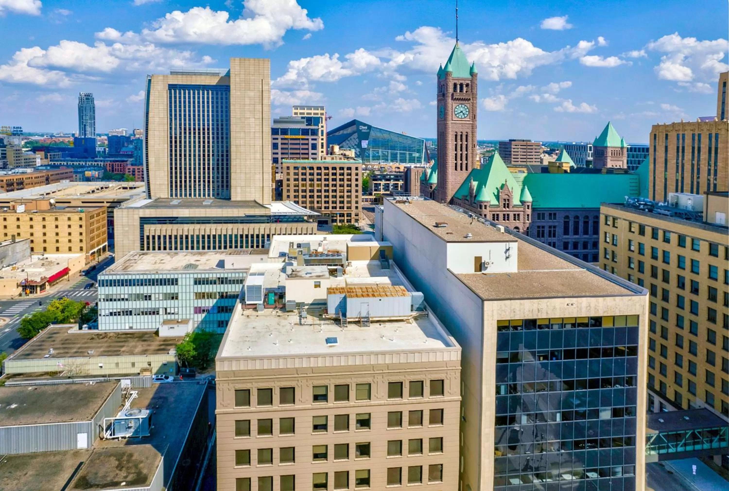 Property building in Home2 Suites by Hilton Minneapolis Downtown