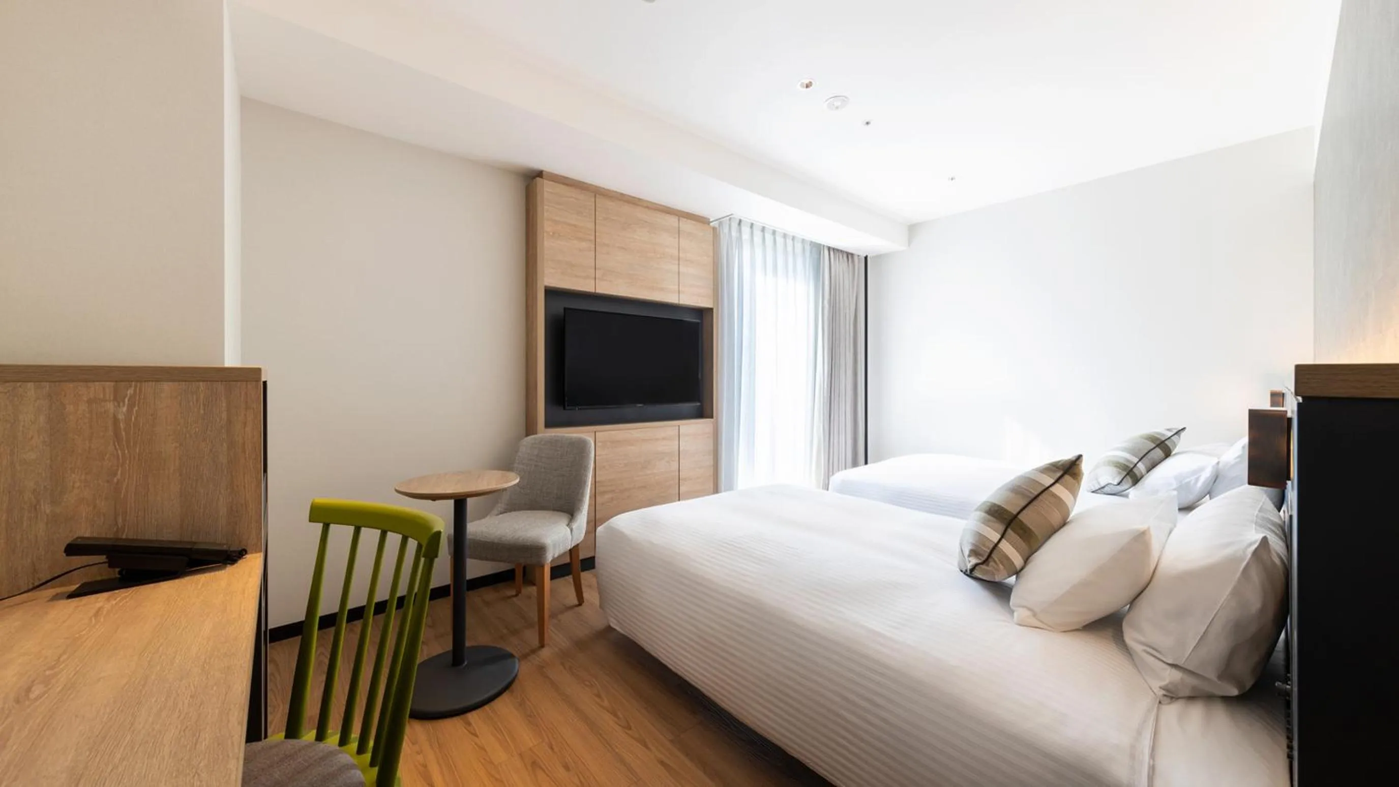 Bed in JR-East Hotel Mets Yokohama