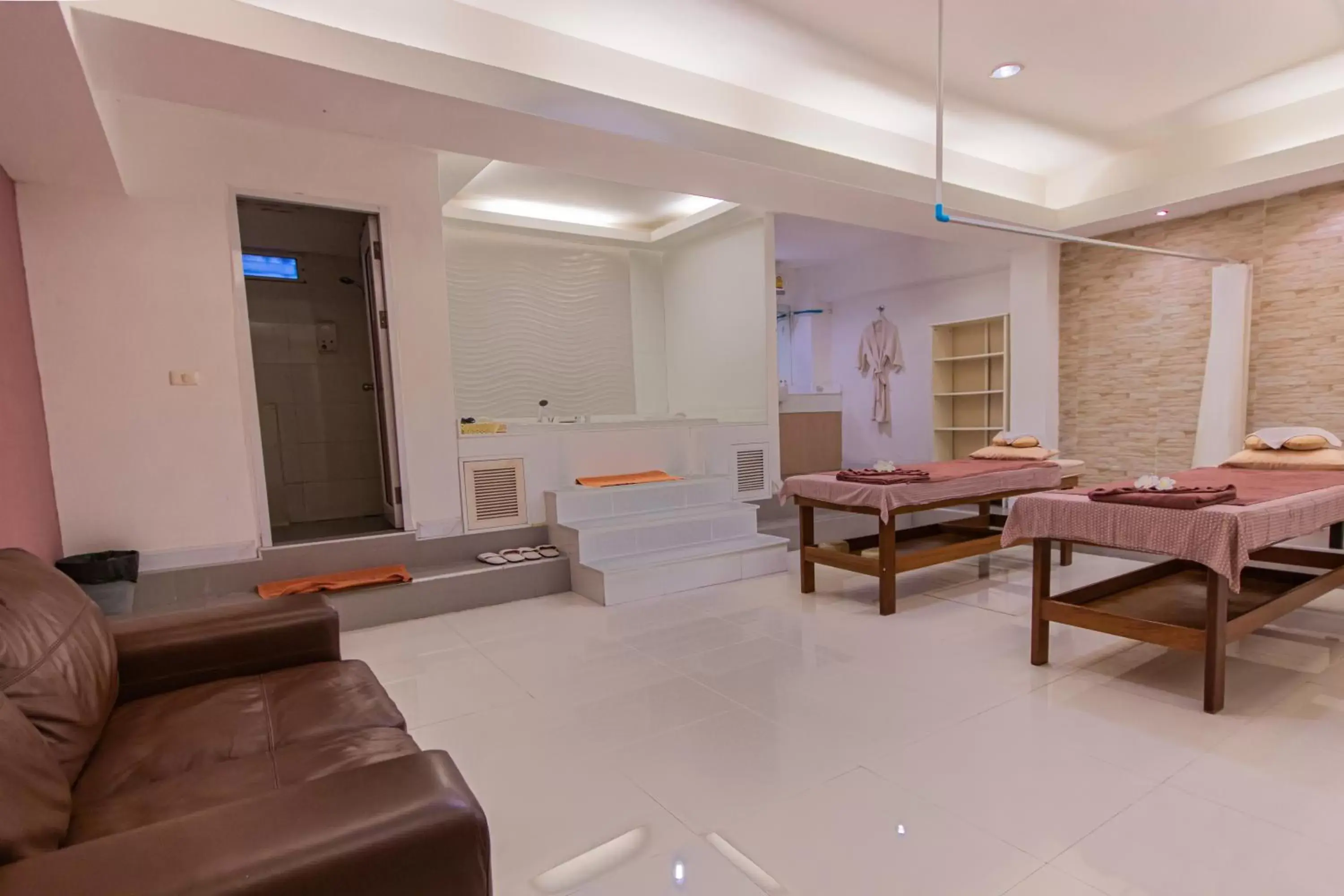 Spa and wellness centre/facilities, Seating Area in Avana Hotel and Convention Centre SHA Extra Plus