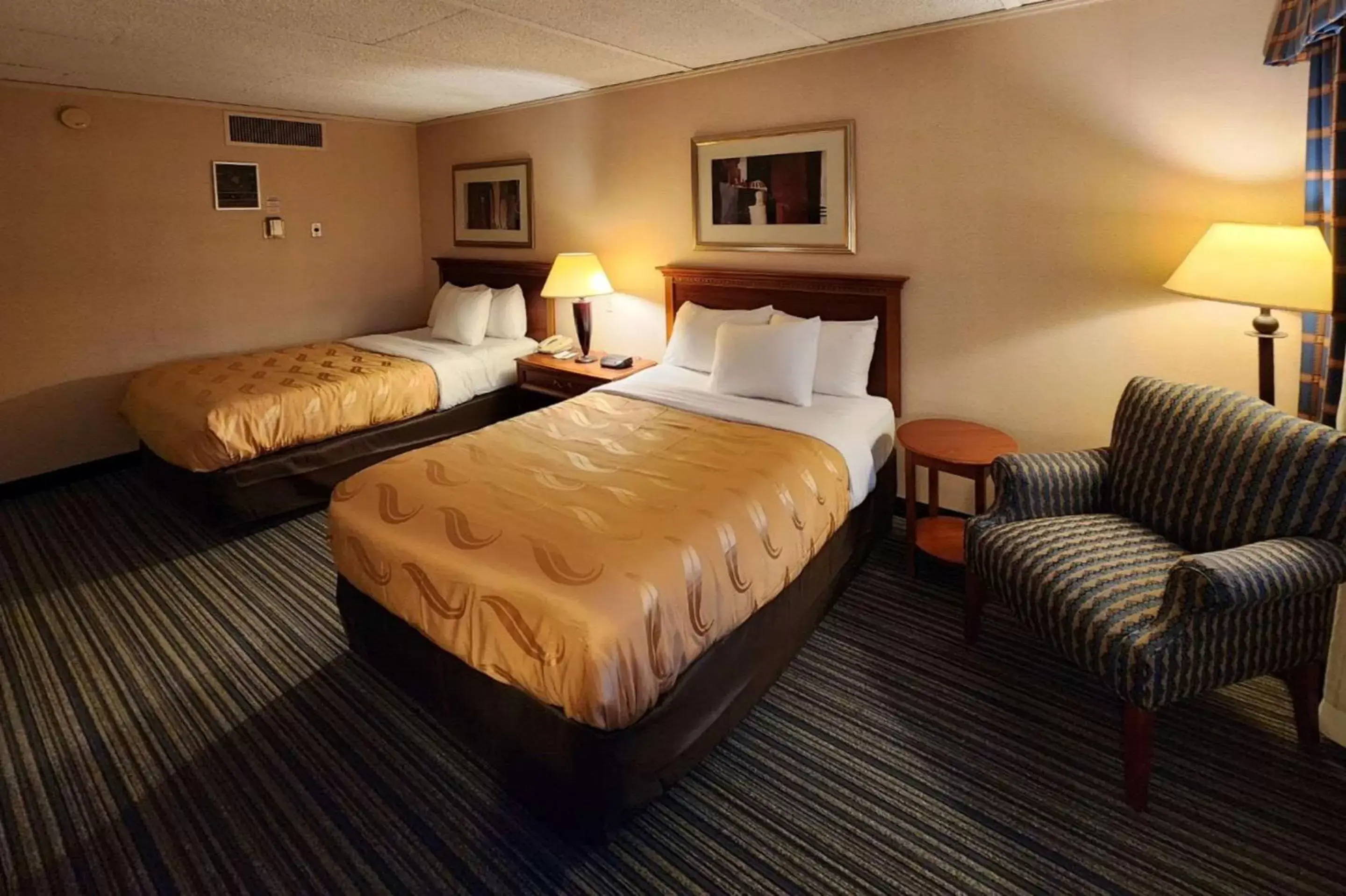 Bedroom, Bed in Quality Inn Horseheads