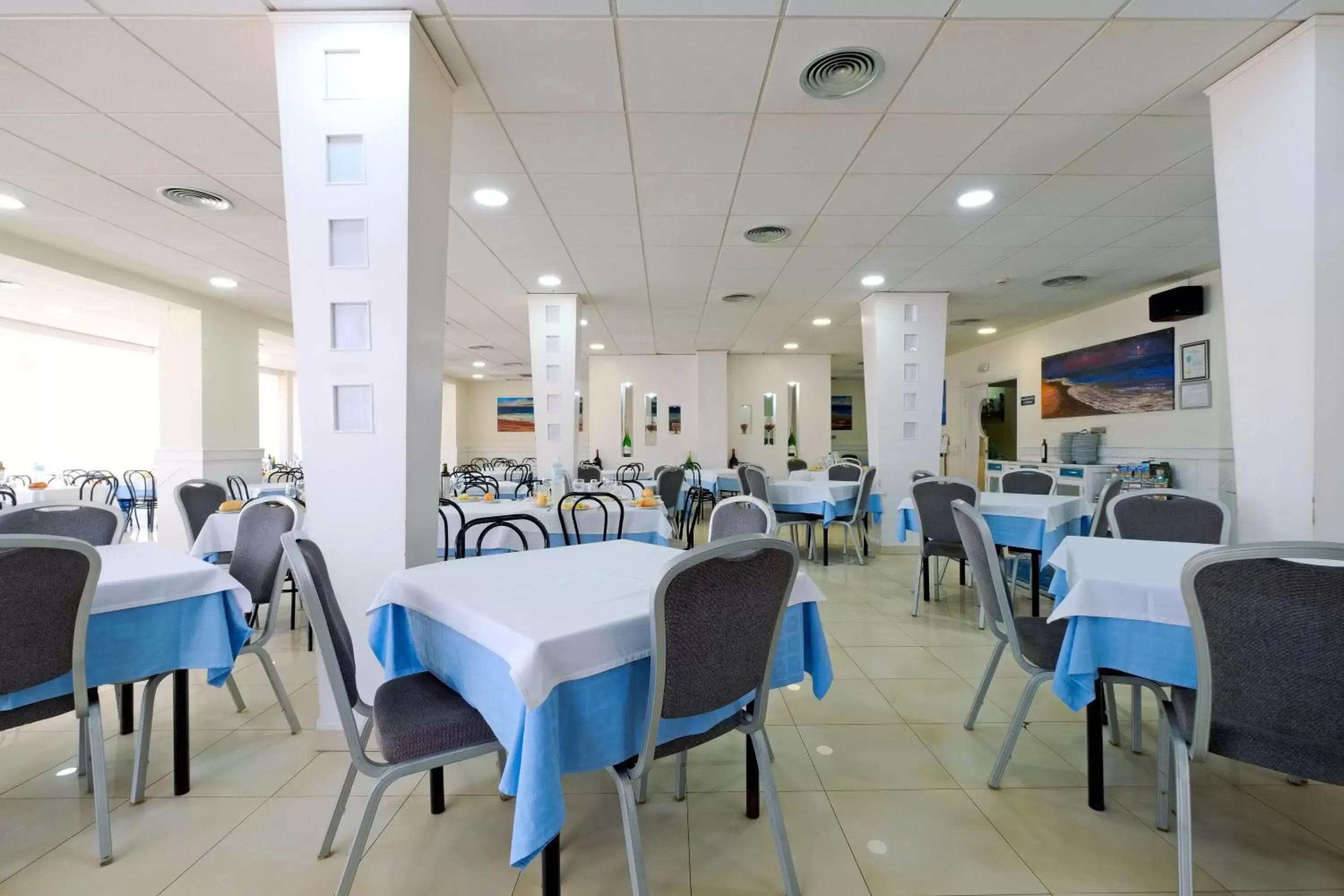 Restaurant/places to eat in Hotel Guadalquivir