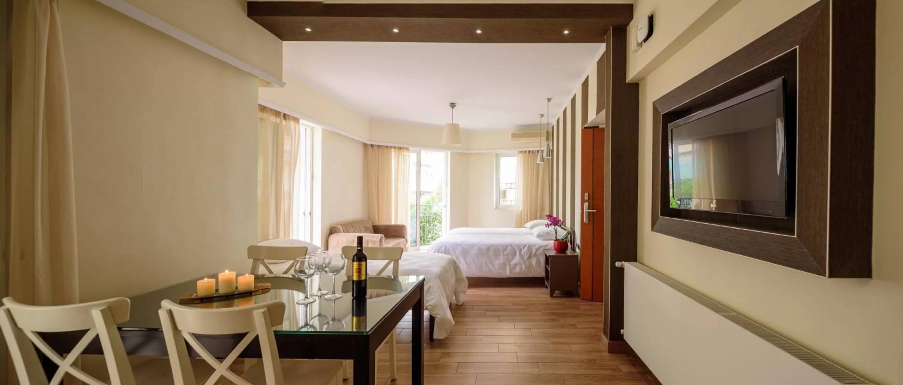 Photo of the whole room in Lume Athens