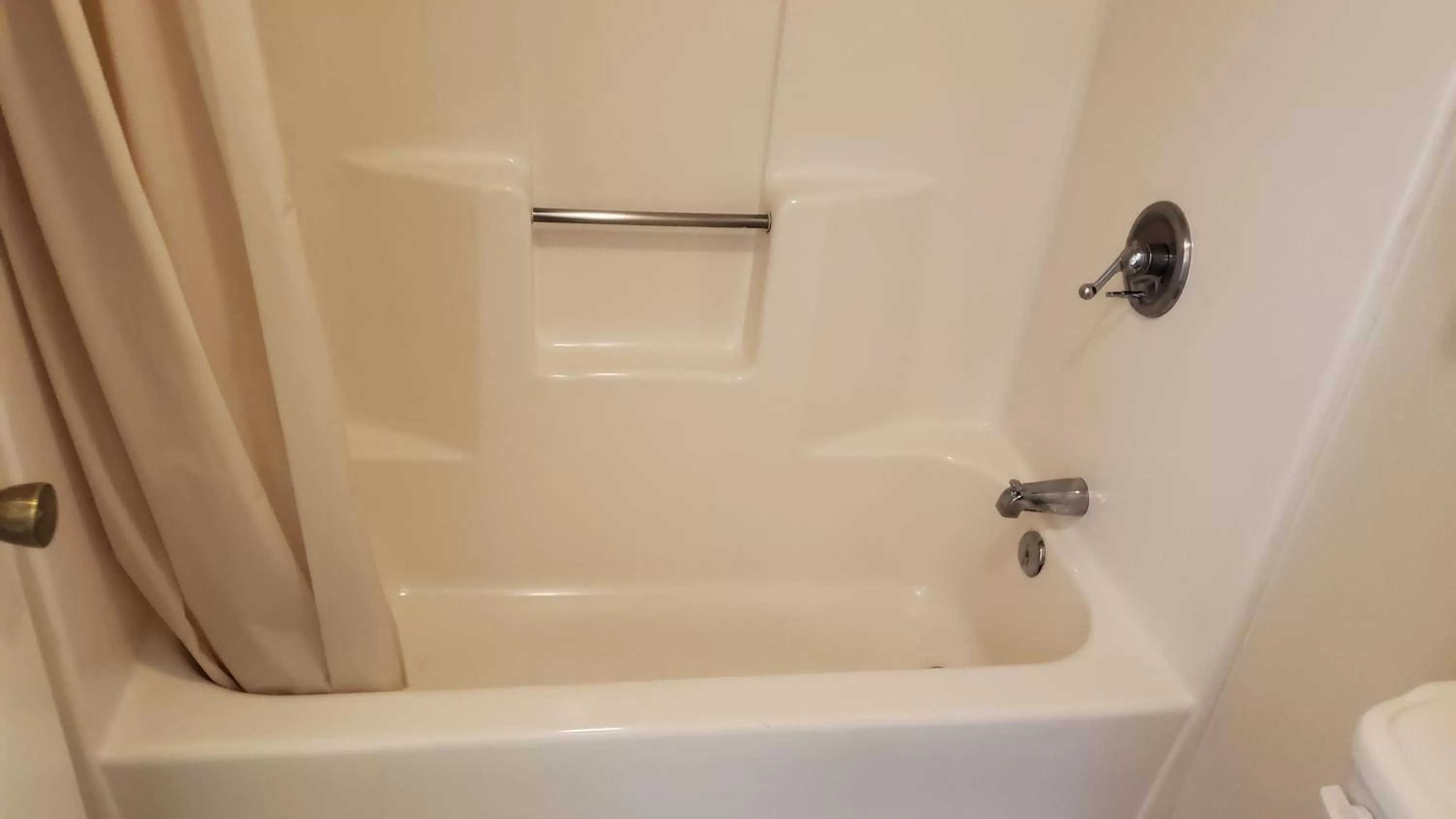 Bathroom in Star Inn On Route 66, Barstow