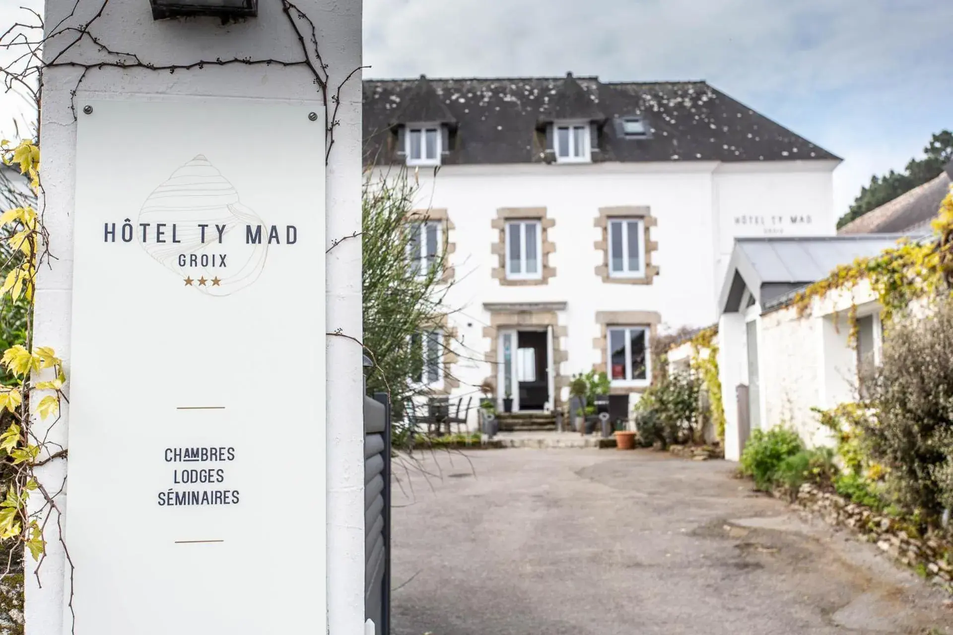 Facade/entrance, Property Building in Ty Mad Hôtel