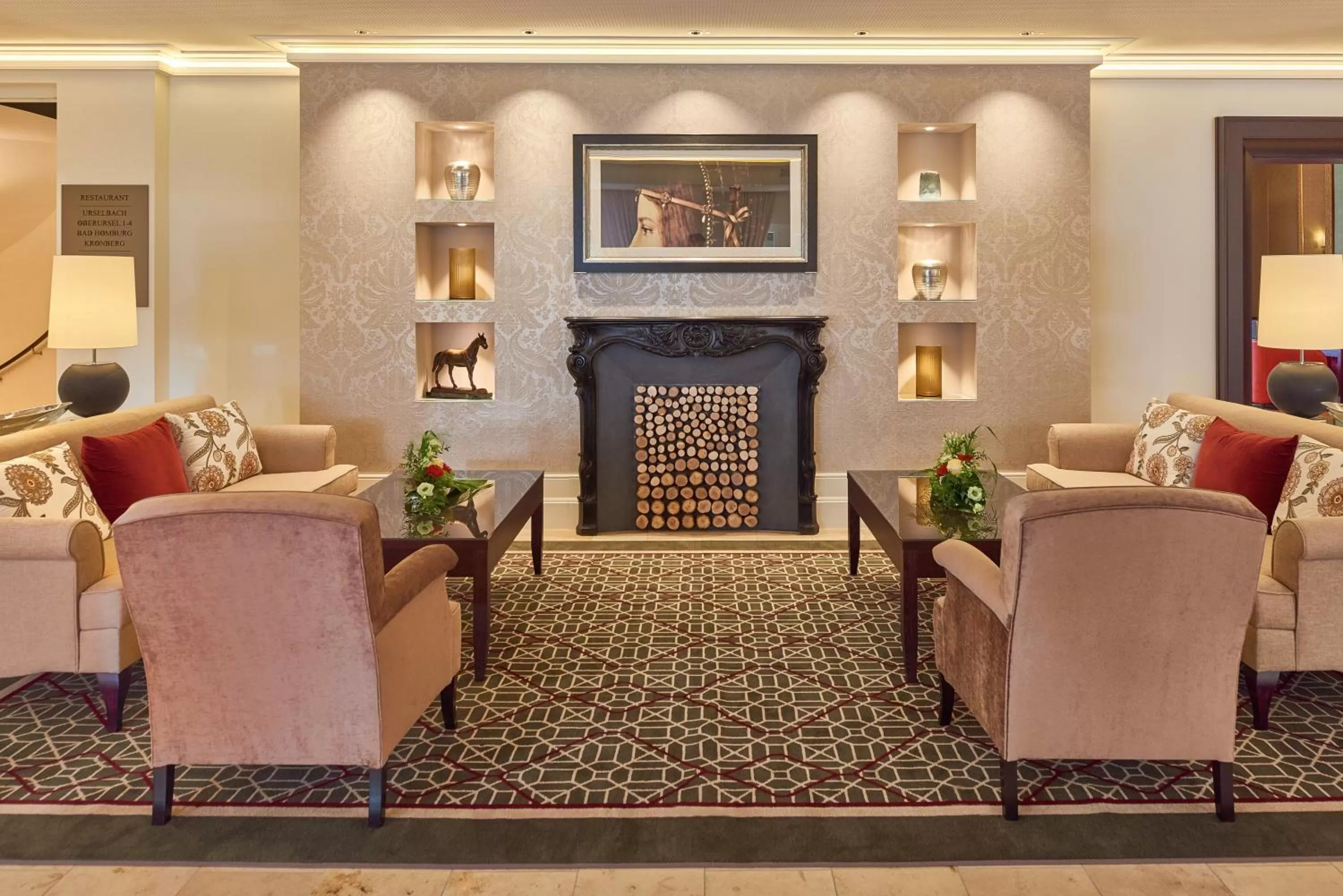 Communal lounge/ TV room in Dorint Hotel Frankfurt/Oberursel