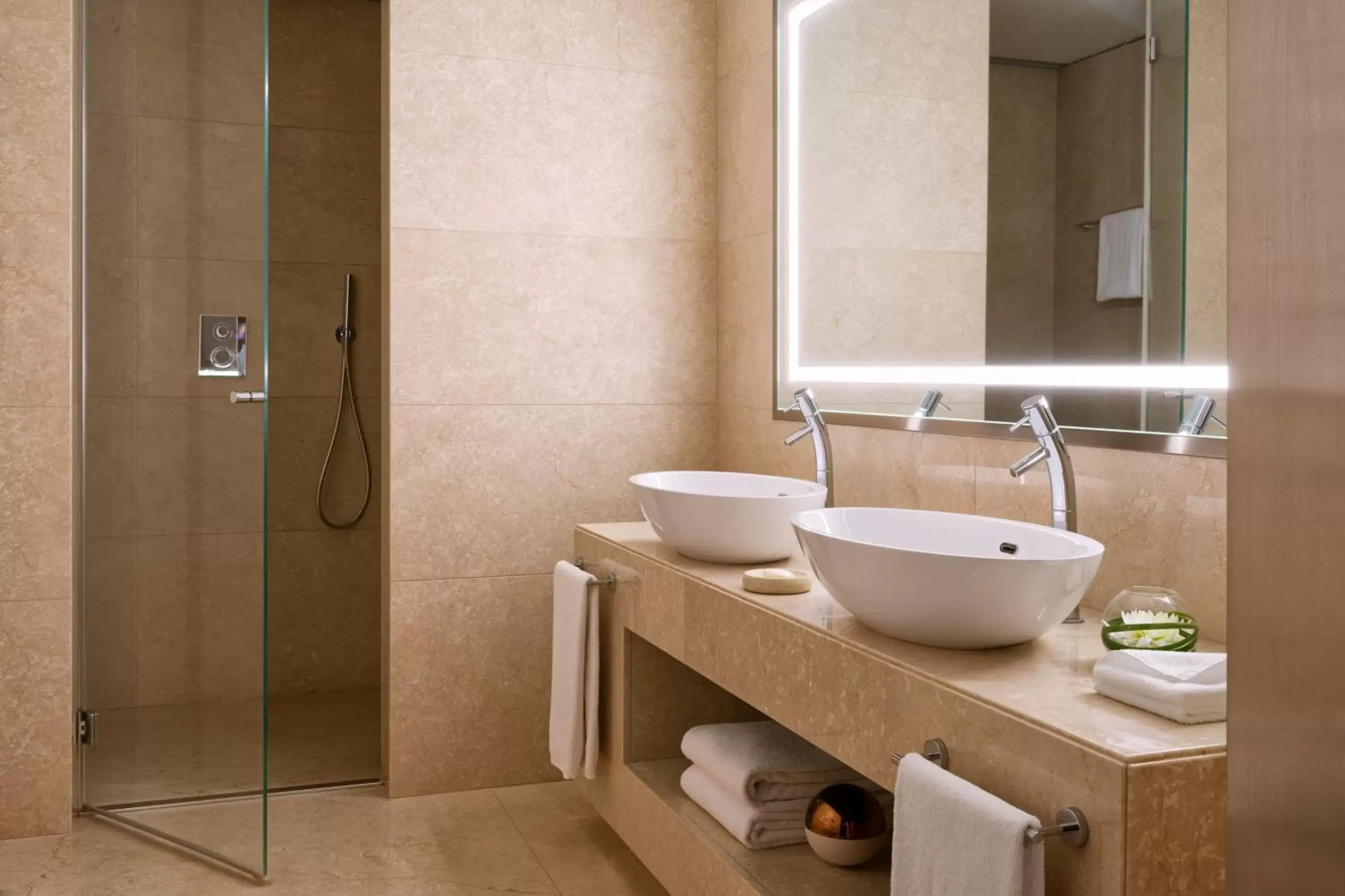 Bathroom in Excelsior Hotel Gallia, a Luxury Collection Hotel, Milan